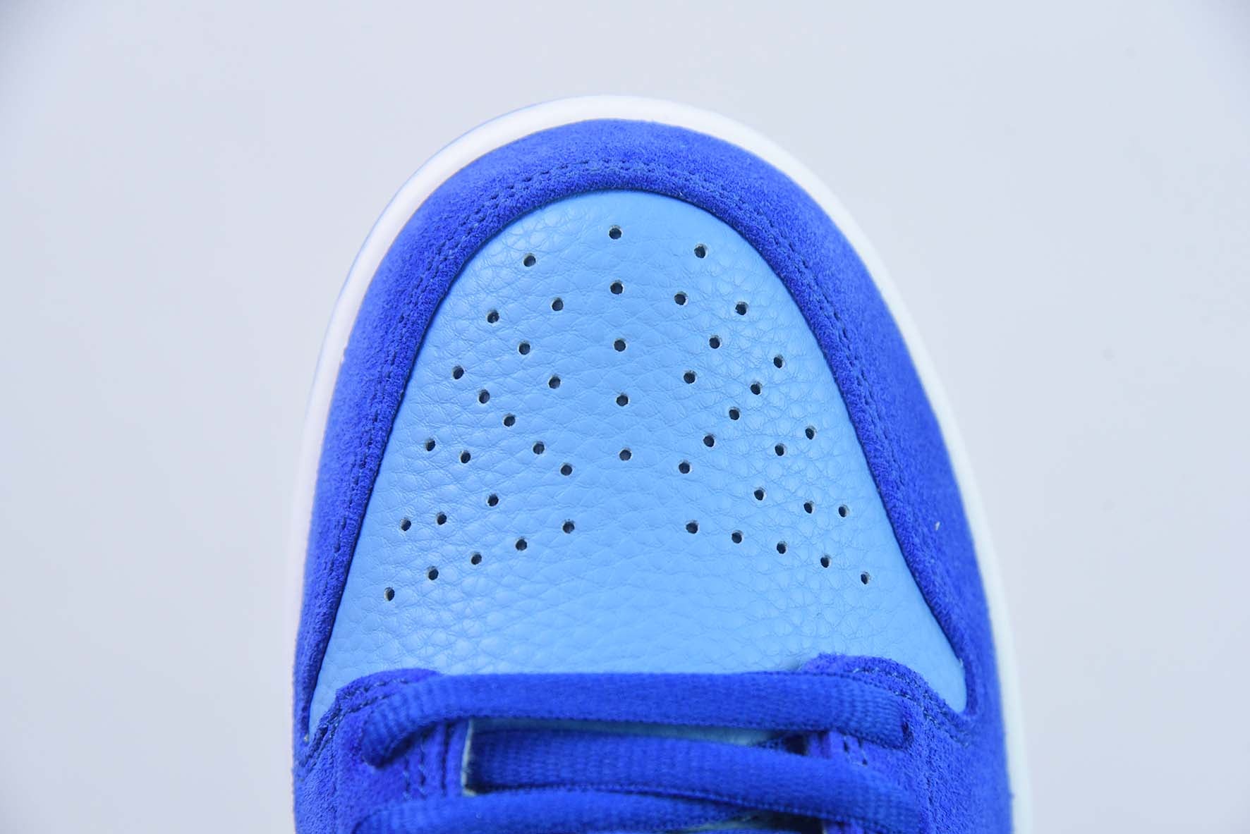 NIKE SB DUNK LOW "BLUE RASPBERRY" - DM0807-400