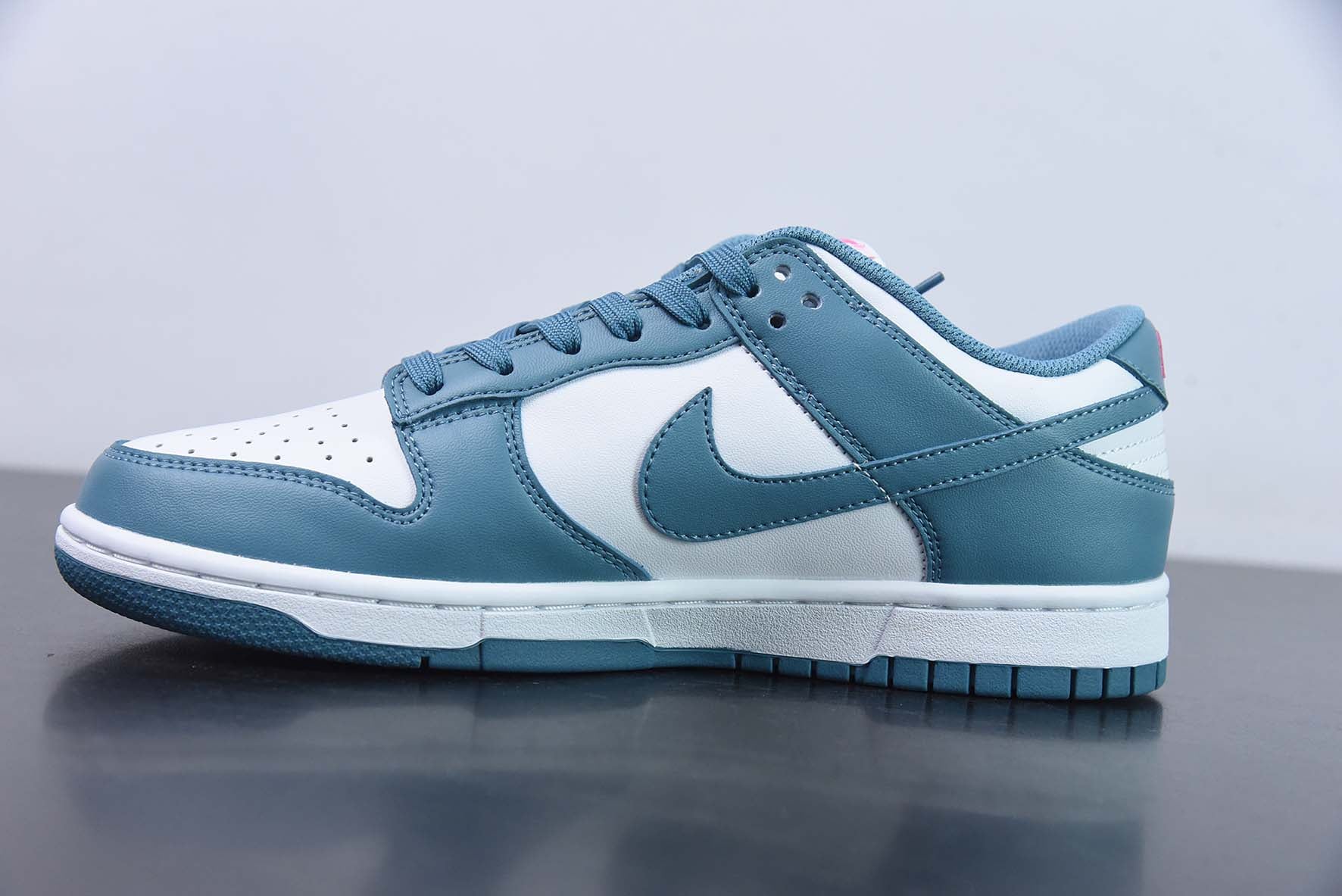 NIKE DUNK LOW "SOUTH BEACH" - FJ0739-100