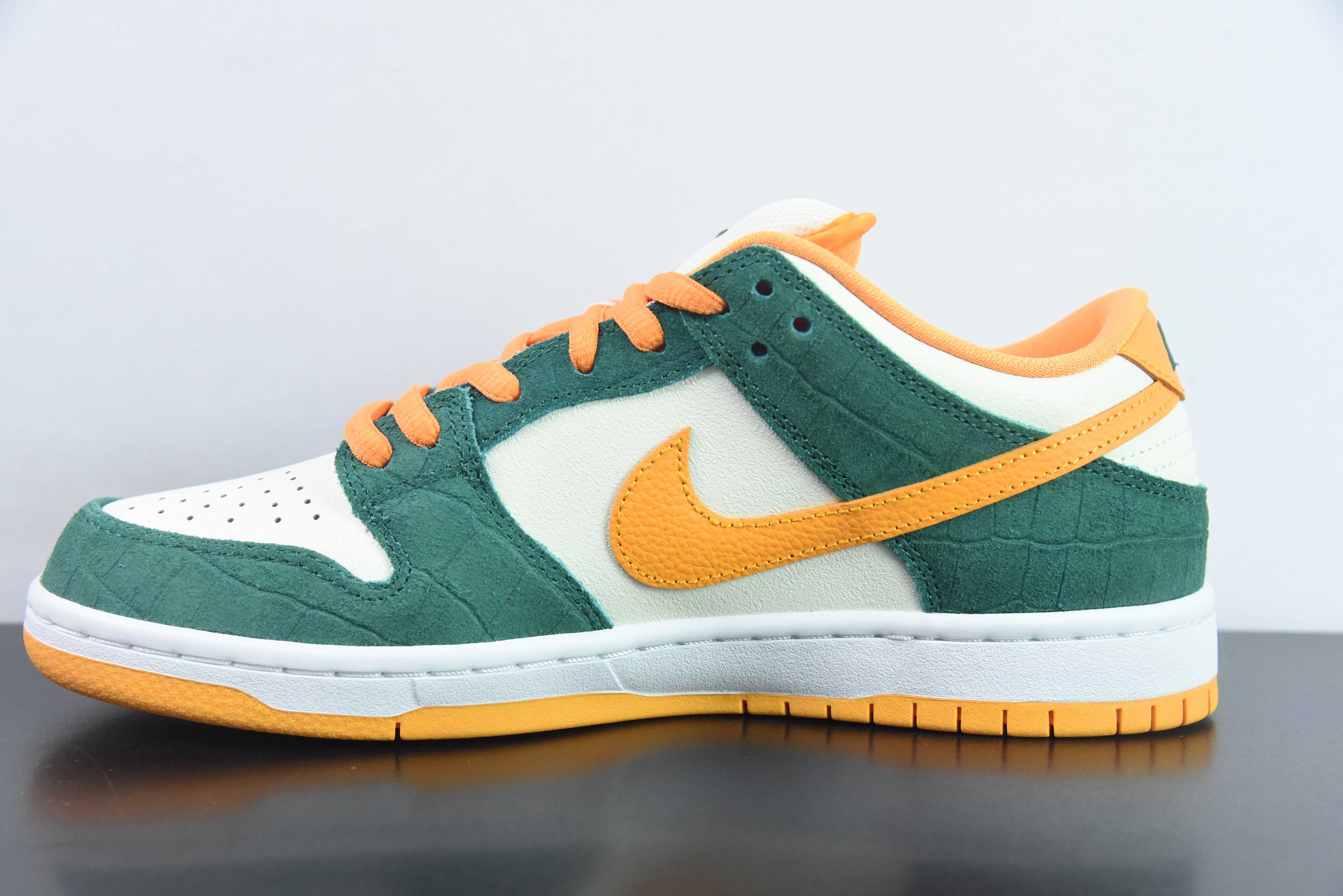 NIKE DUNK LOW “LEGION PINE”