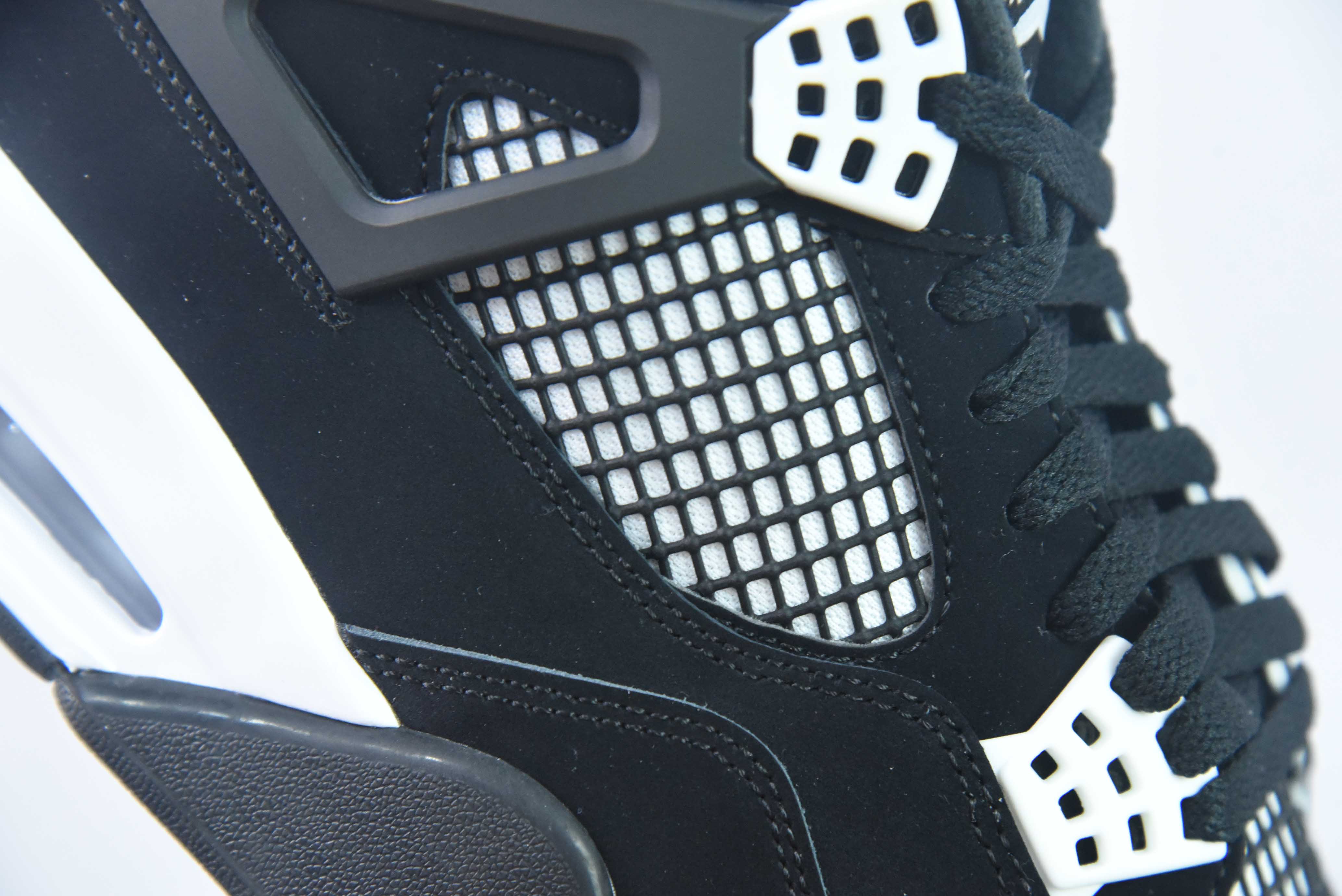 AIR JORDAN 4 "BLACK/WHITE"