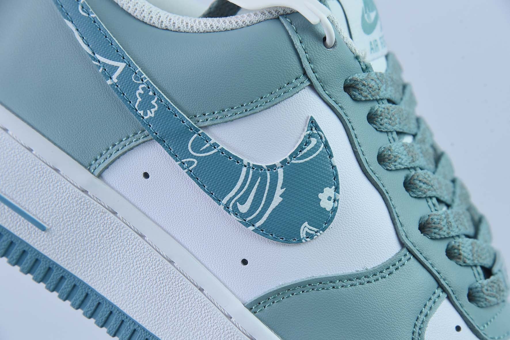 AIR FORCE 1  '07 "GREEN/BLUE PAISLEY" - XM9612-092 🇺🇸