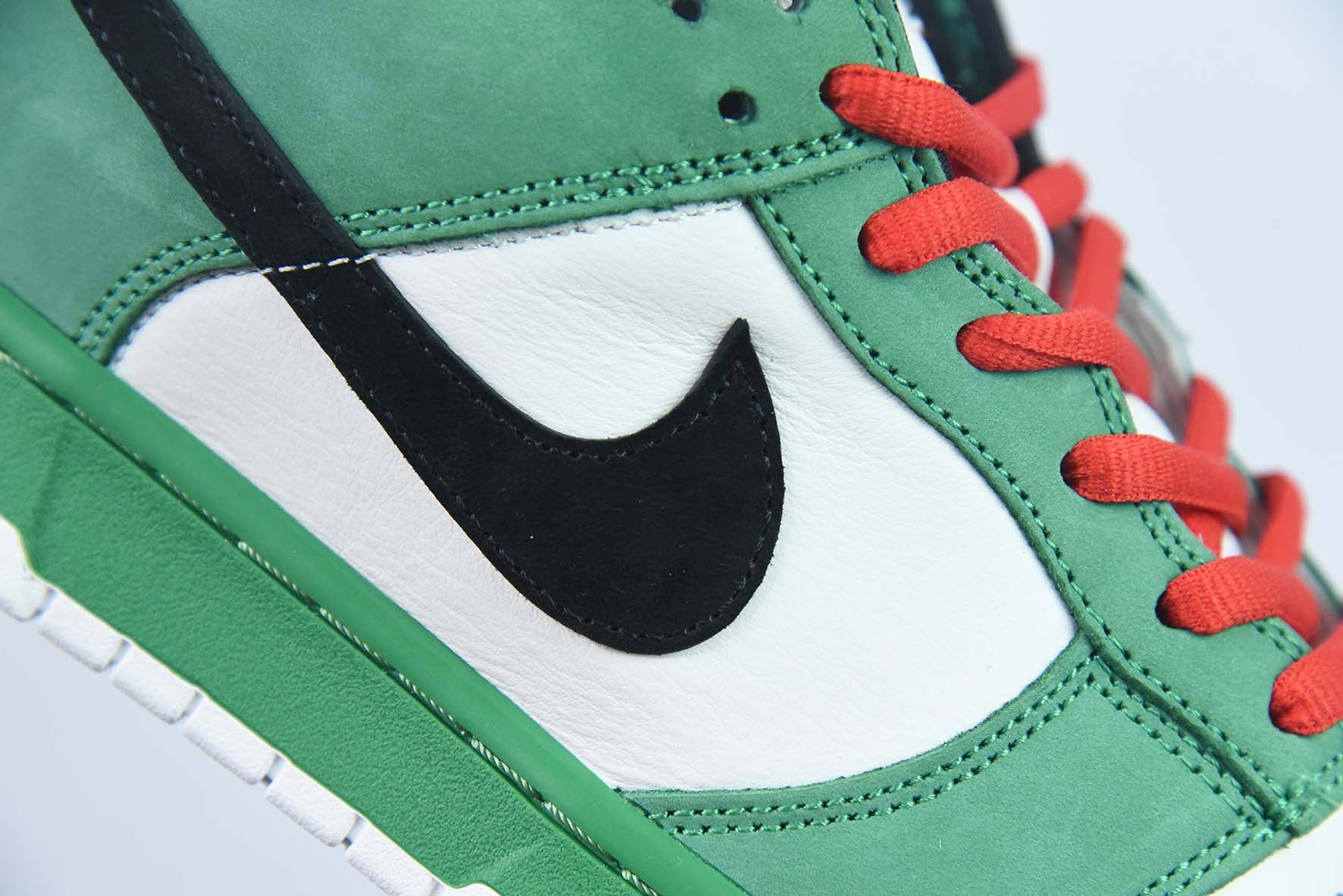 NIKE DUNK LOW PRO SE "HEINEKEN"