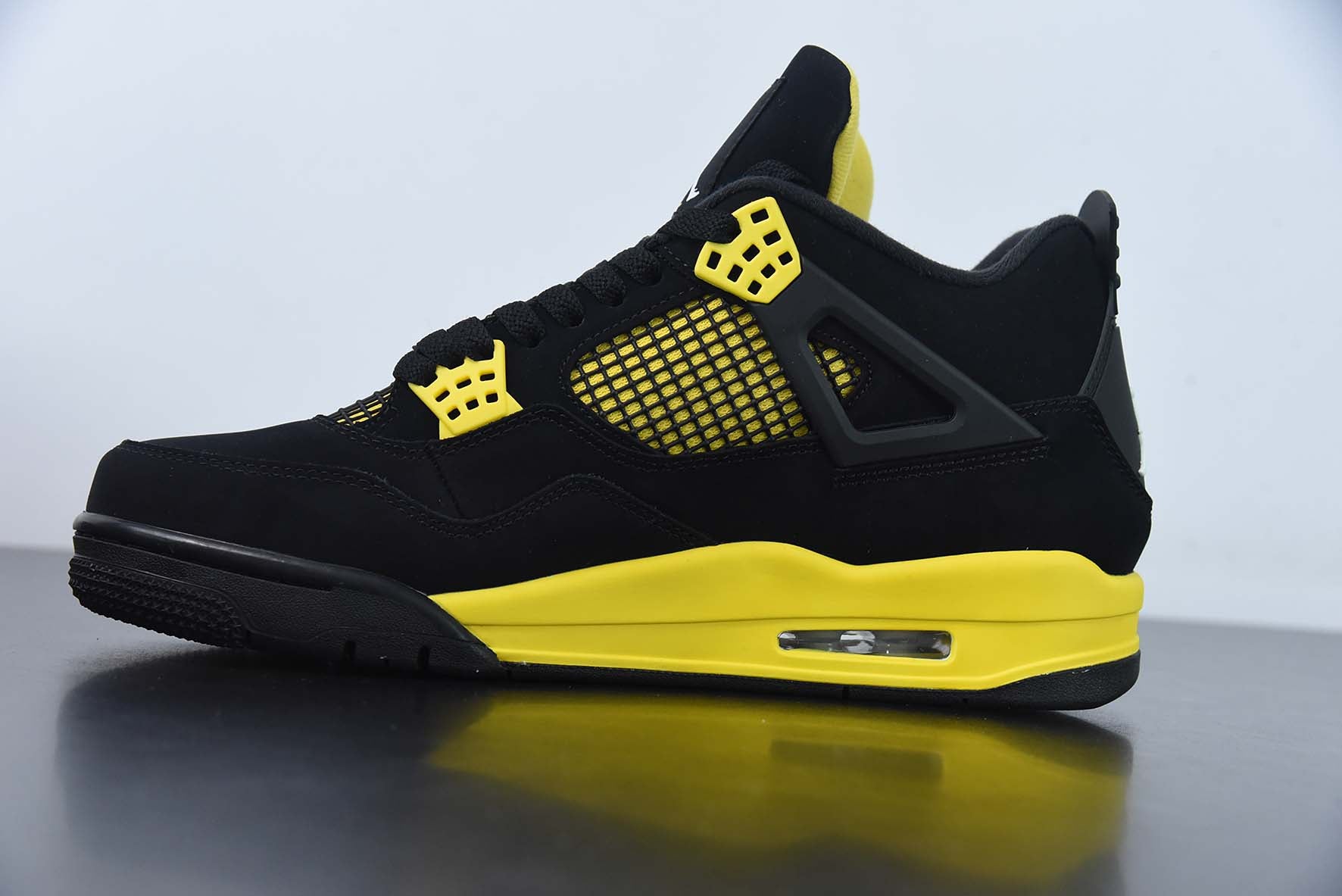 AIR JORDAN 4 "YELLOW THUNDER"