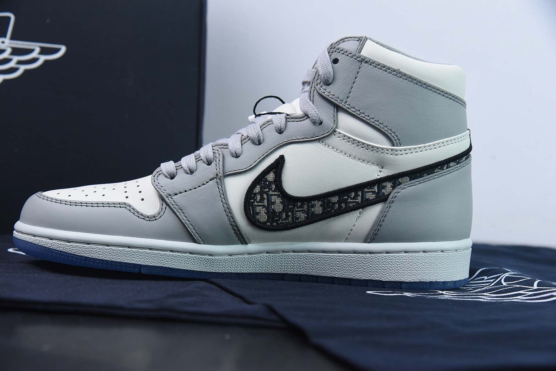 AIR JORDAN 1 HIGH OG x DIOR - CN8607-002