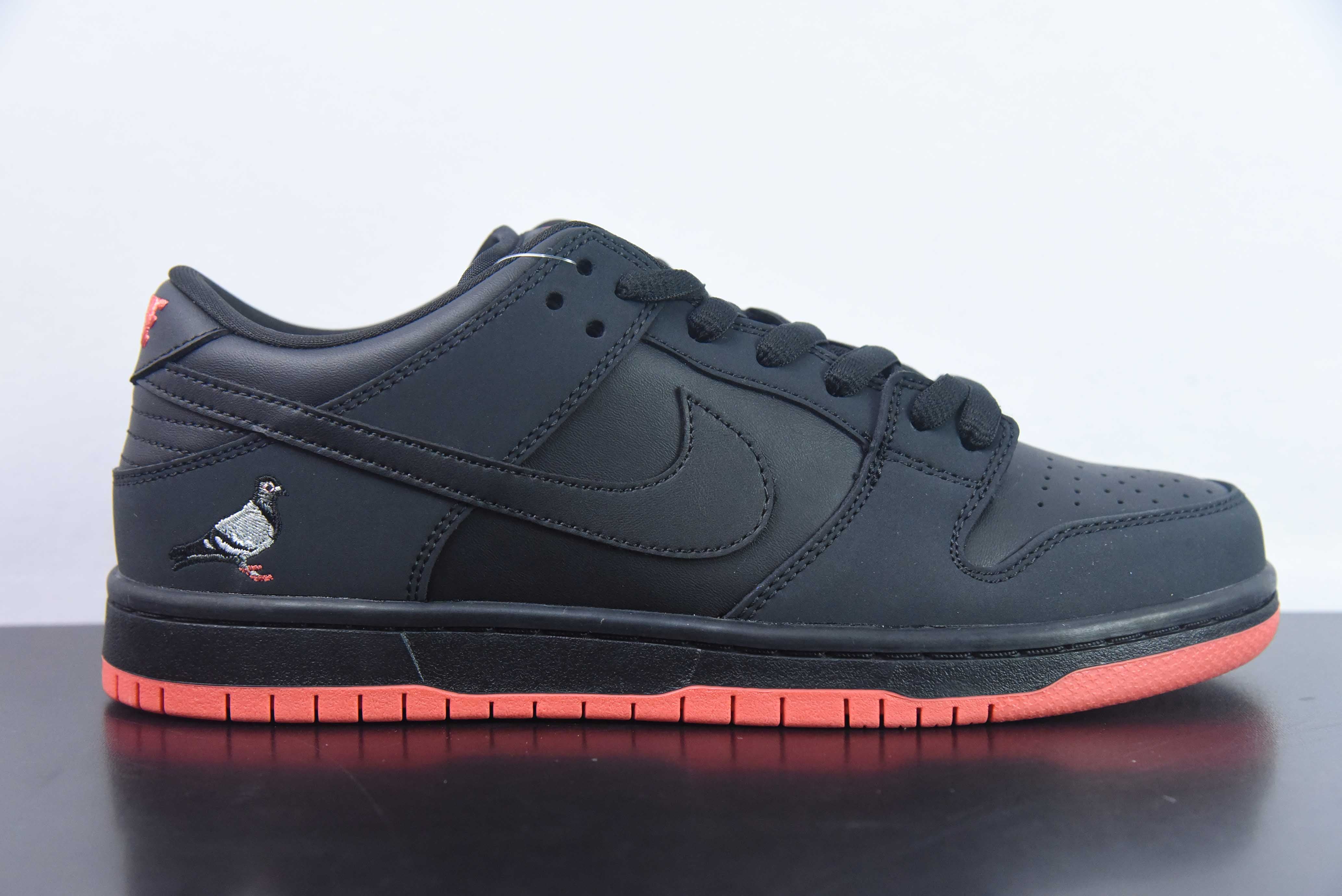 NIKE SB DUNK LOW STAPLE NYC PIGEON "BLACK"