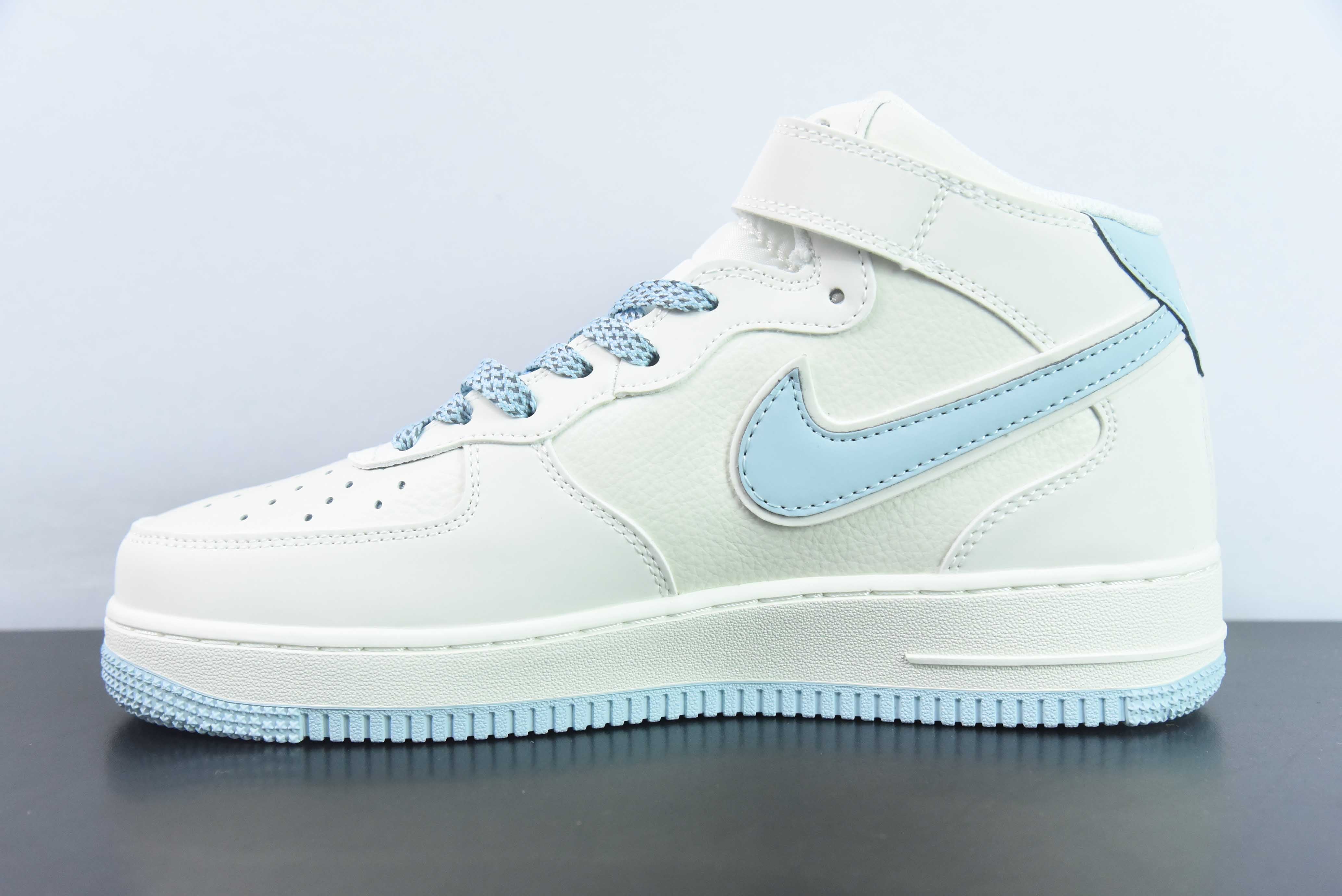 AIR FORCE 1 HIGH "BABY BLUE"