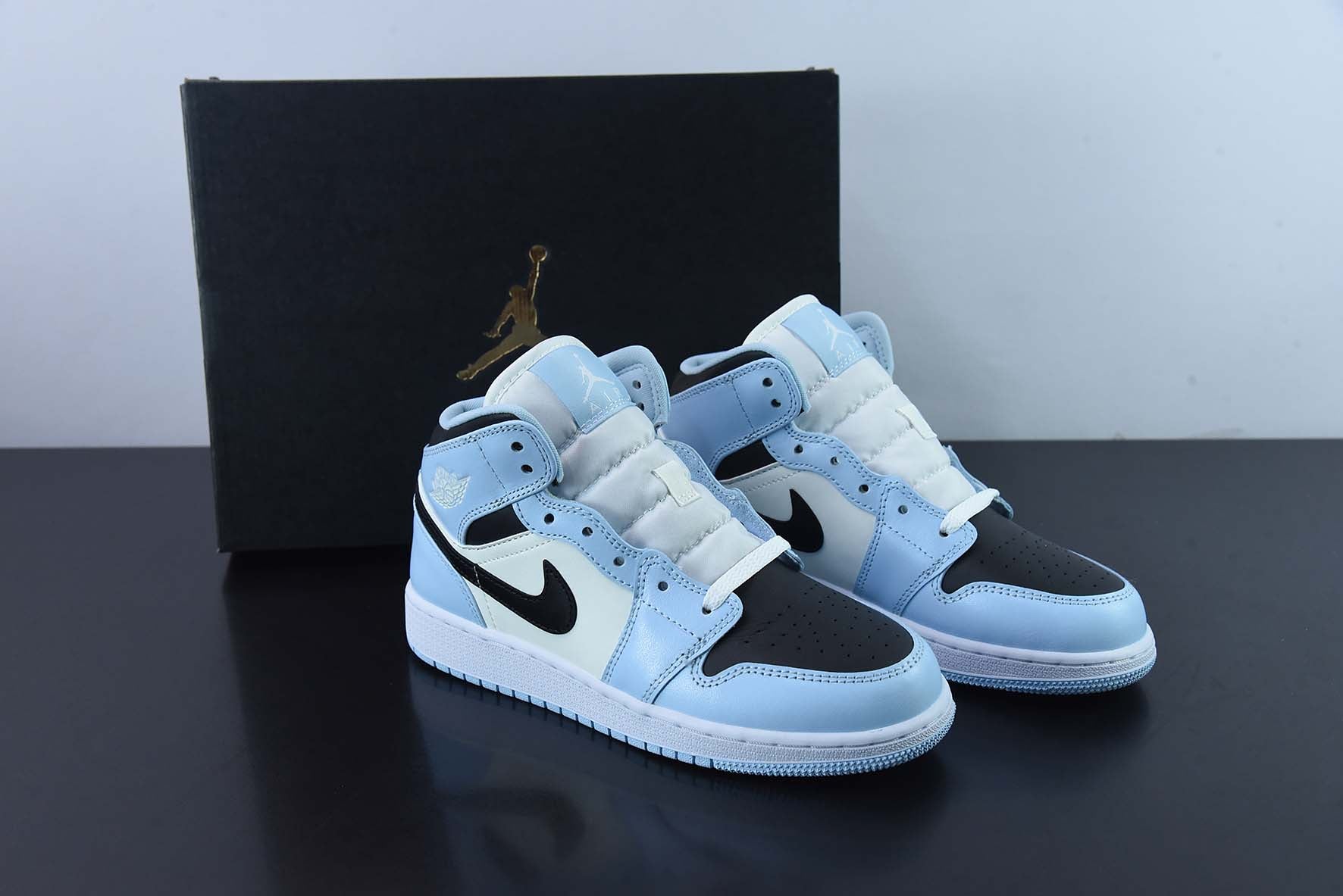 AIR JORDAN 1 MID  "BABY BLUE/BLACK"