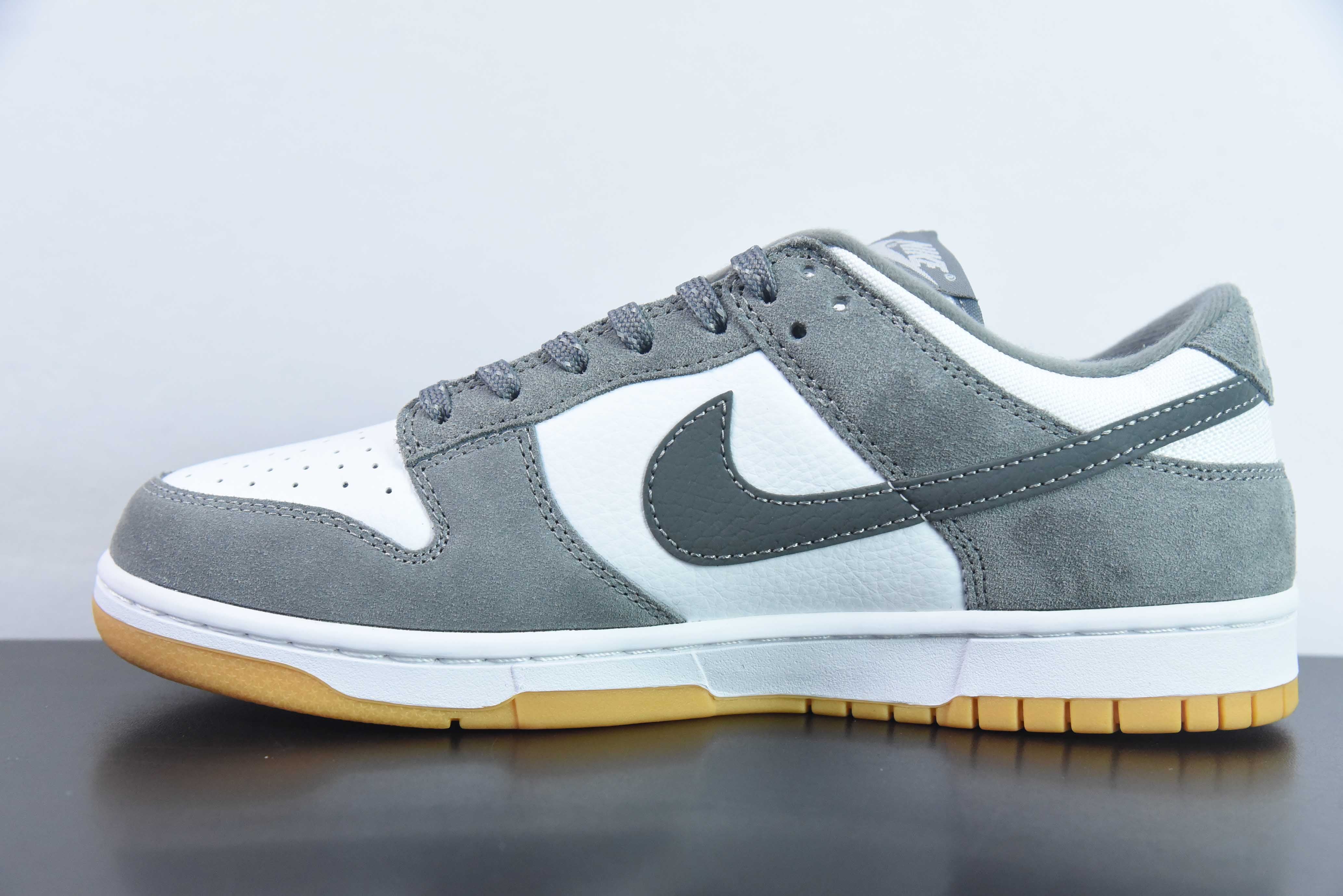 NIKE DUNK LOW "GREY GUM" - FV0389-100 🇺🇸