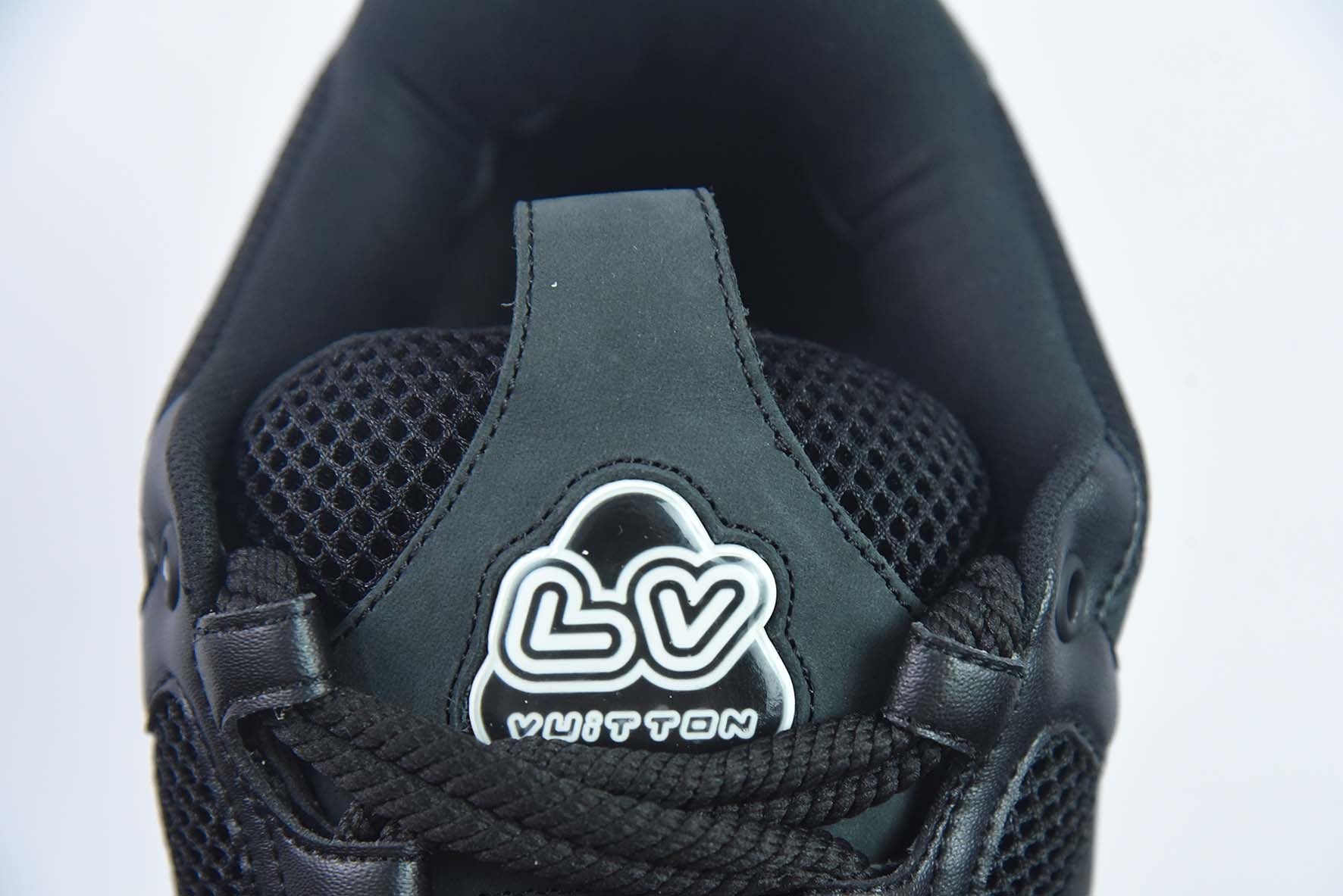 LV SKATE V2 "BLACK"