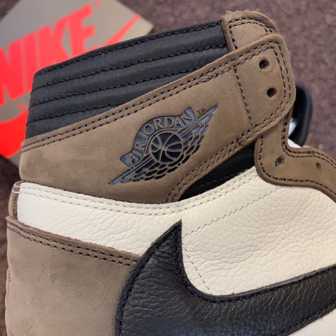 AIR JORDAN 1 HIGH x TRAVIS SCOTT - CD4487-100