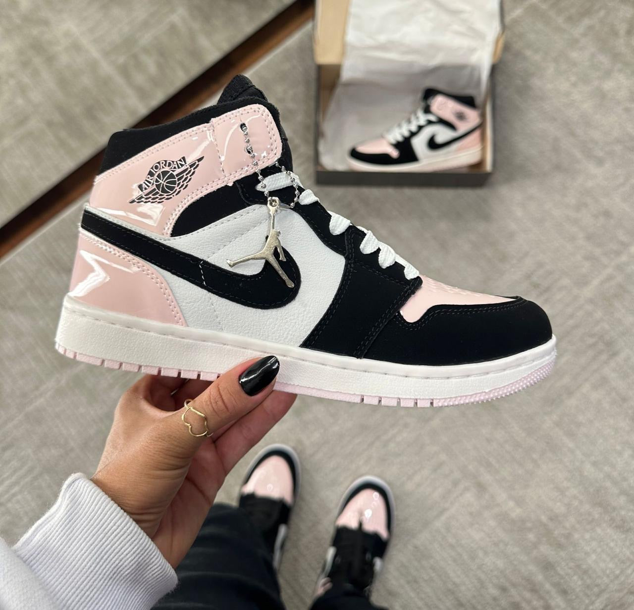 Air Jordan 1 Mid "Soft Pink" 🇧🇷