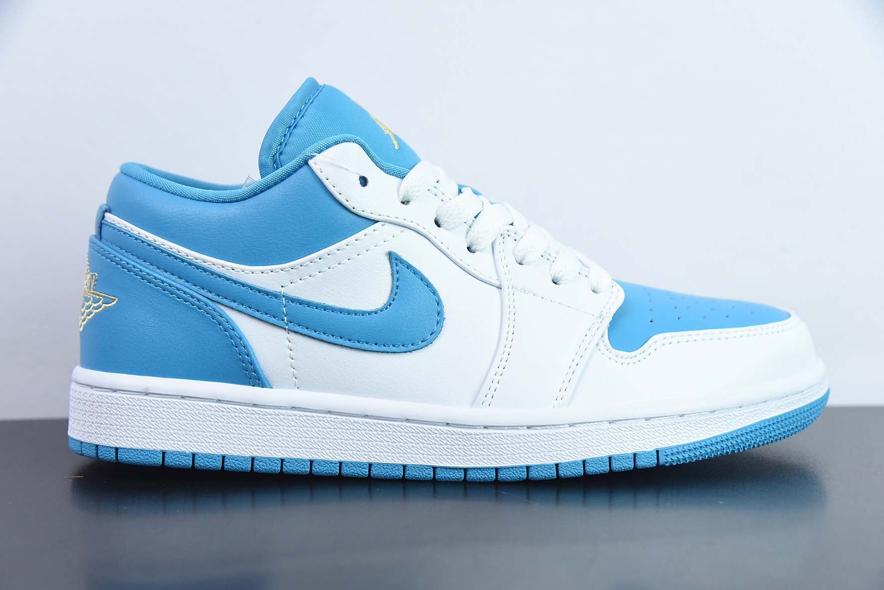 AIR JORDAN 1 LOW "AQUATONE"