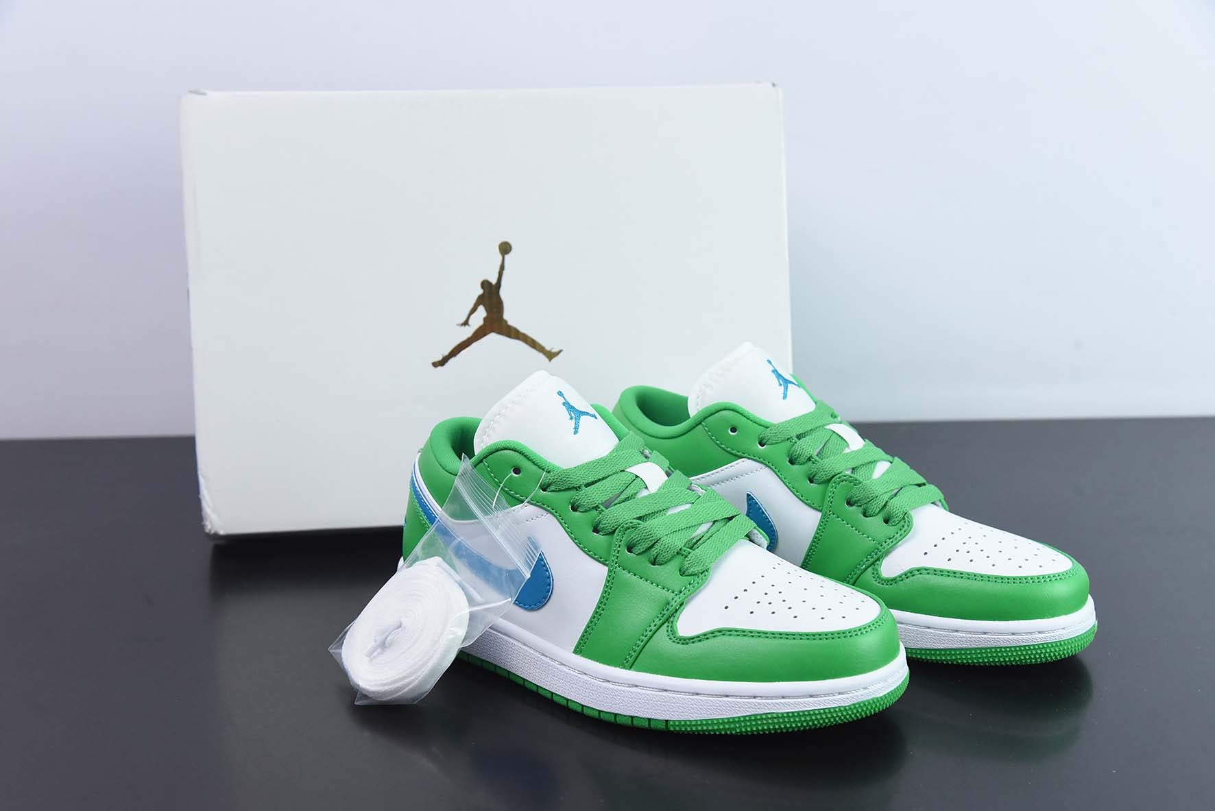 AIR JORDAN 1 LOW  "LUCKY GREEN AQUATONE" - DC0774-304