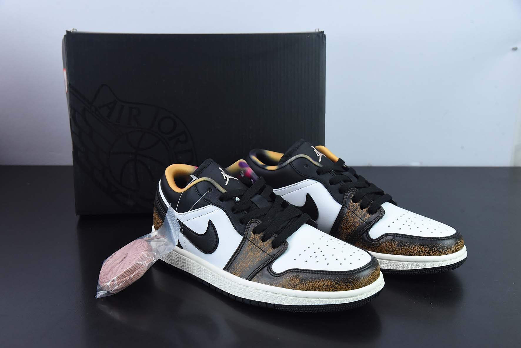 AIR JORDAN 1 LOW  "WEAR AWAY" - DQ8422-001