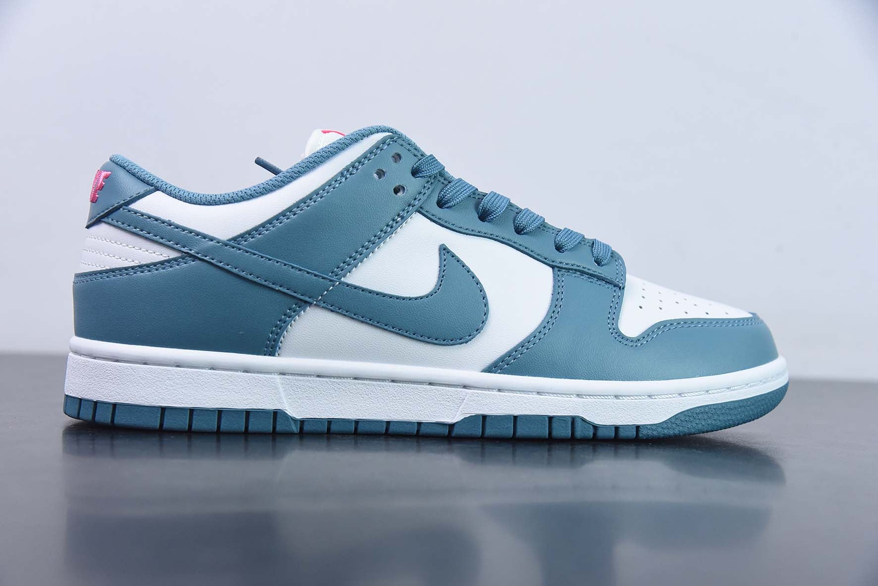 NIKE DUNK LOW "SOUTH BEACH" - FJ0739-100