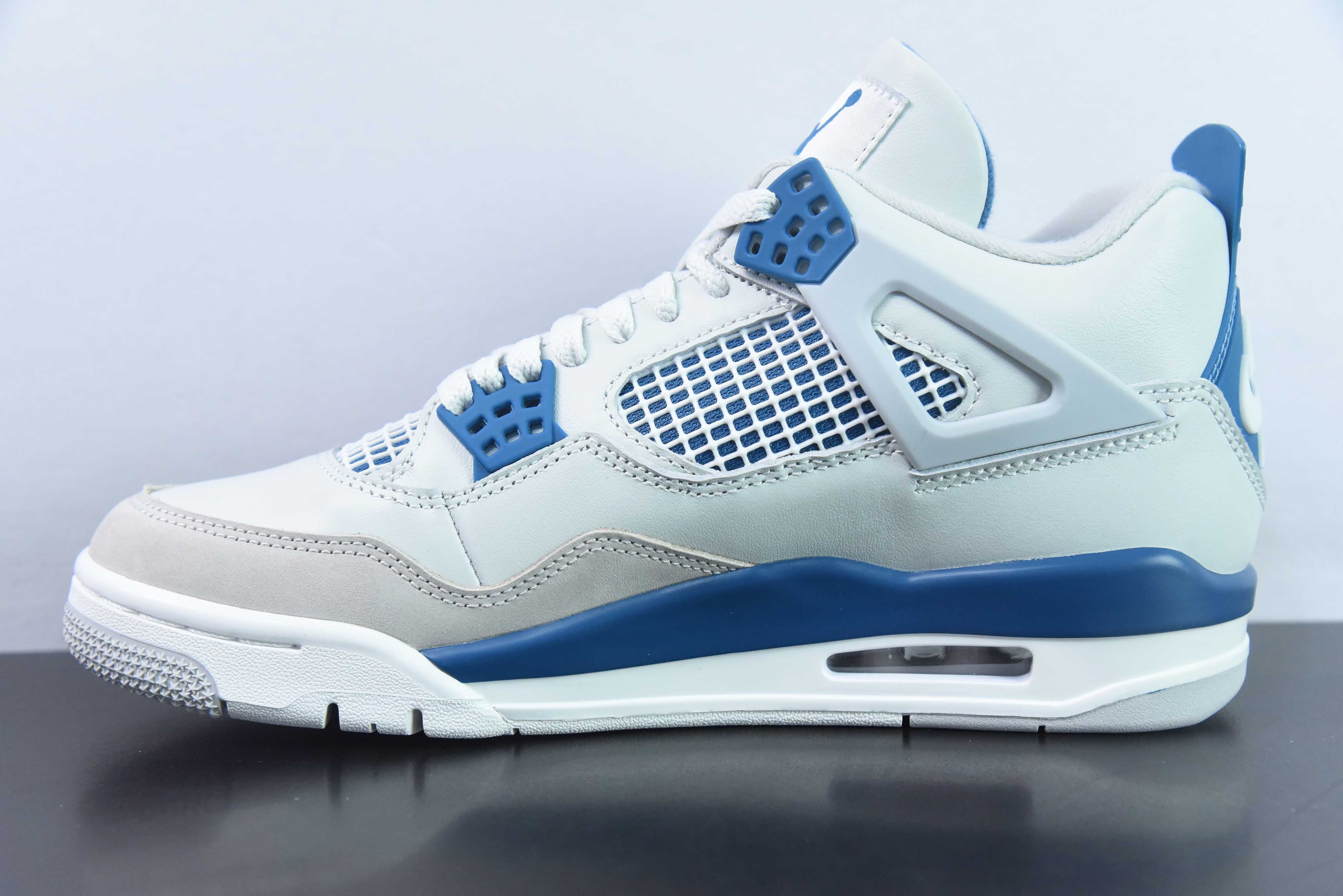 AIR JORDAN 4 RETRO "MILITARY BLUE"