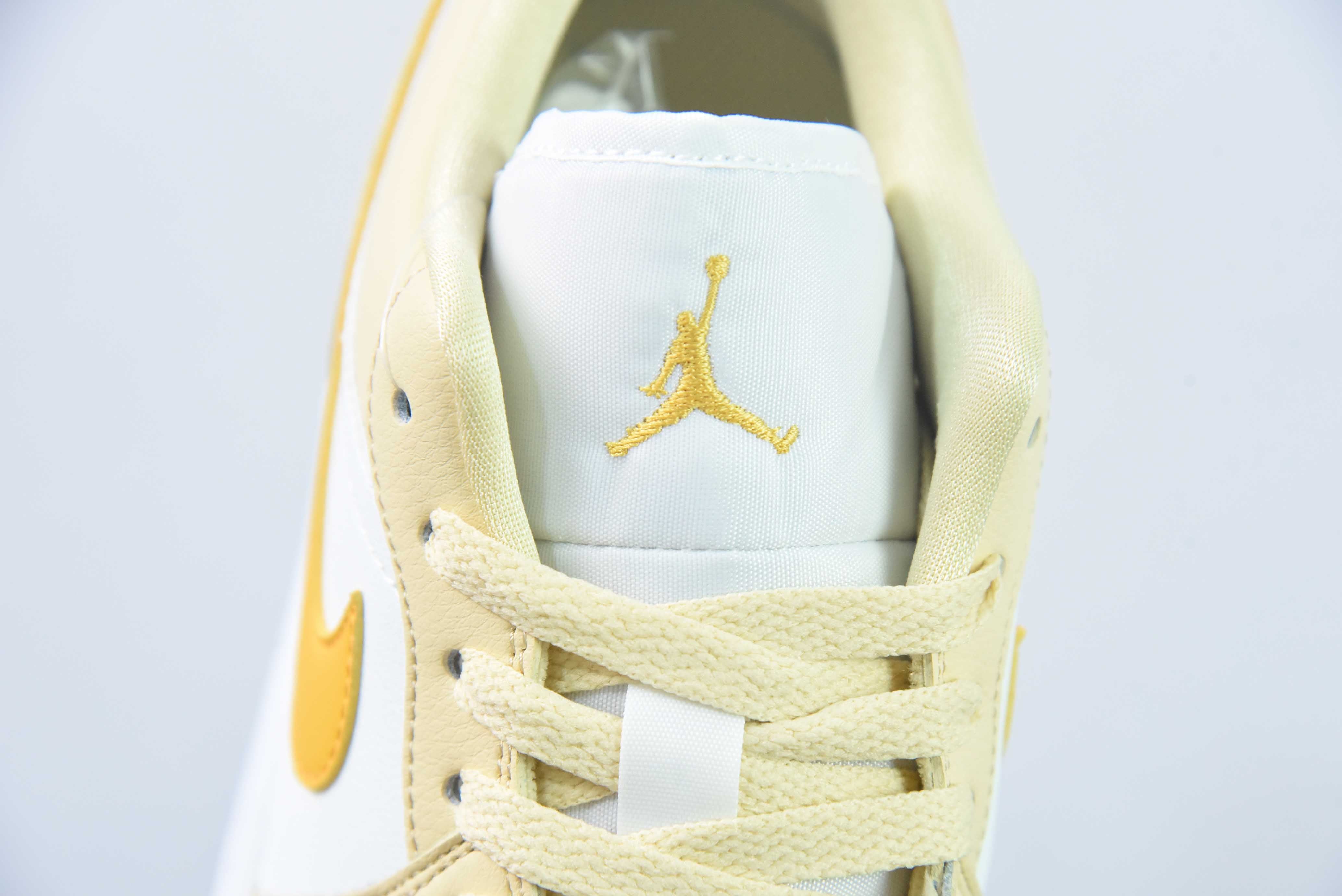 AIR JORDAN 1 LOW "TEAM GOLD"