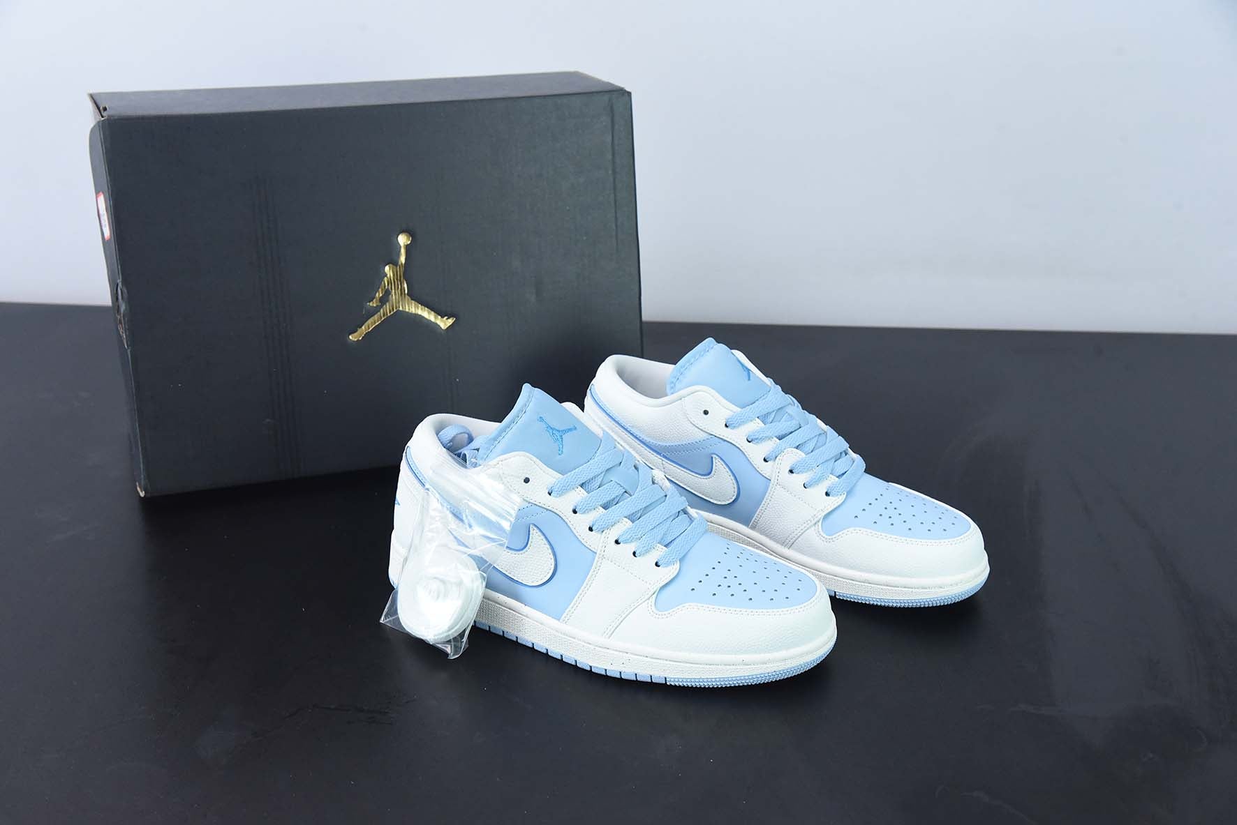 AIR JORDAN 1  "ICE BLUE" - DV1299-104