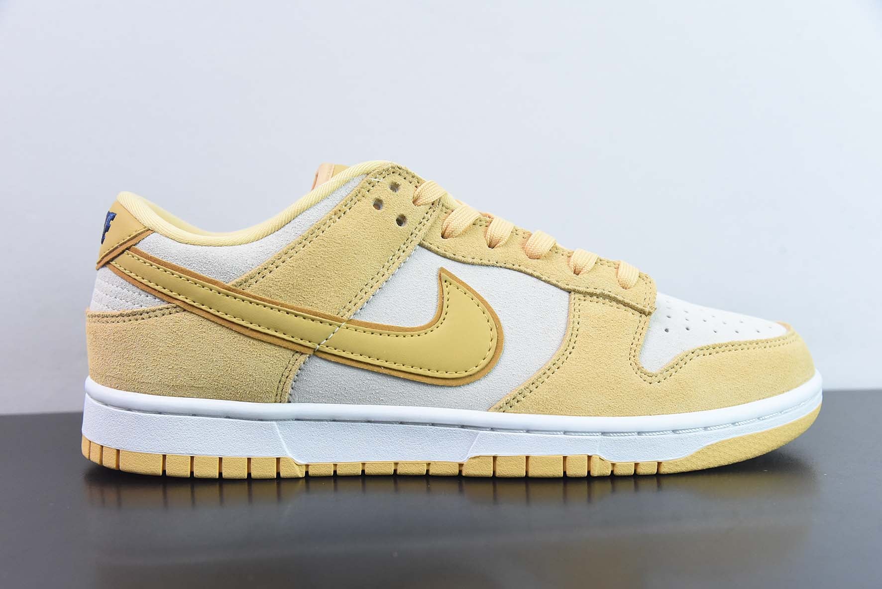 NIKE DUNK LOW "GOLD SUEDE" - DV7411-200