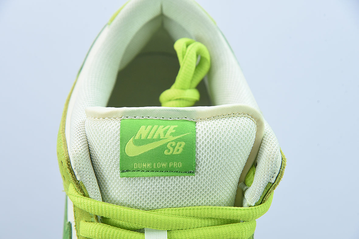 NIKE SB DUNK LOW PRO "GREEN APPLE" - DM0807-300