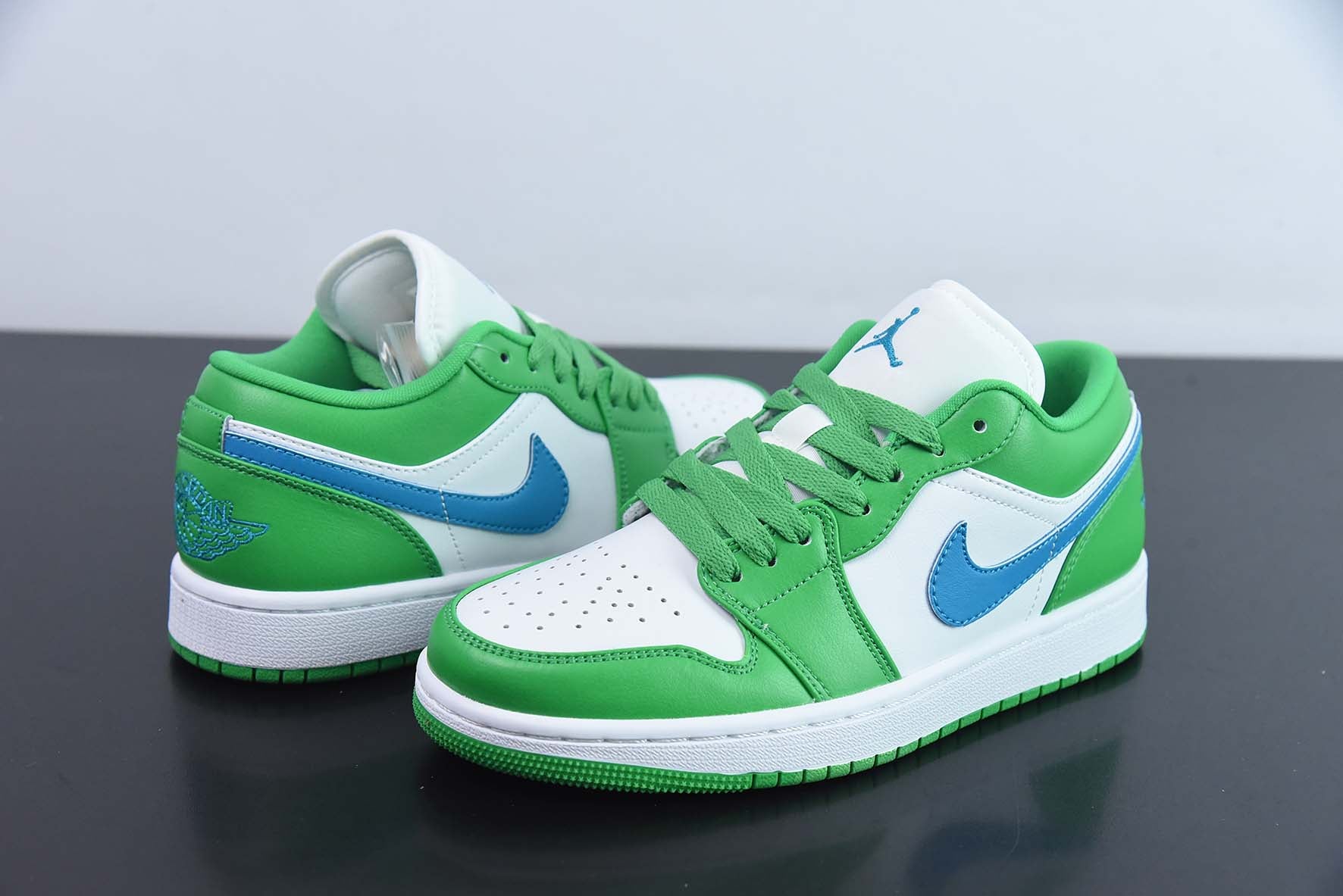 AIR JORDAN 1 LOW  "LUCKY GREEN AQUATONE" - DC0774-304