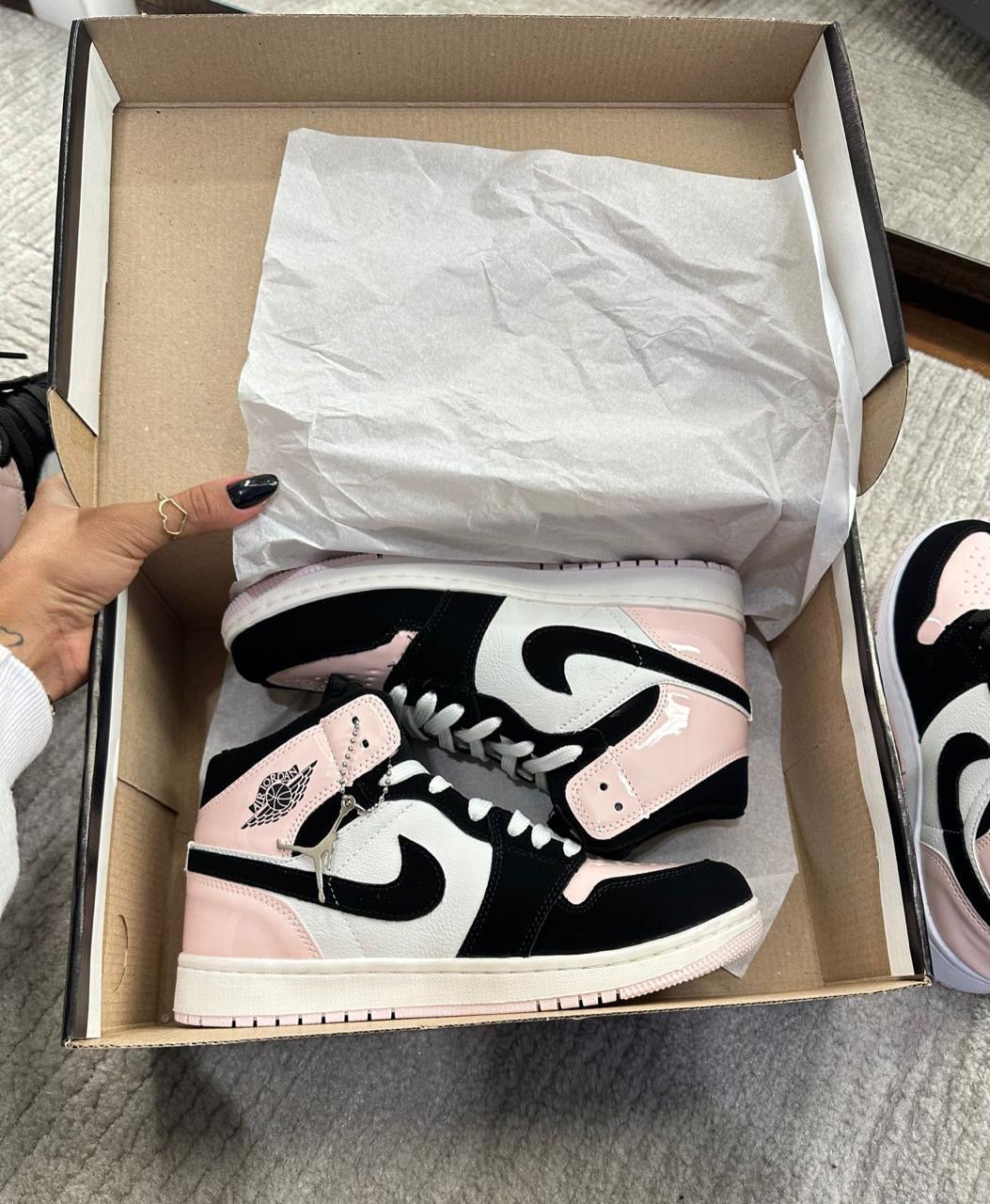 Air Jordan 1 Mid "Soft Pink" 🇧🇷