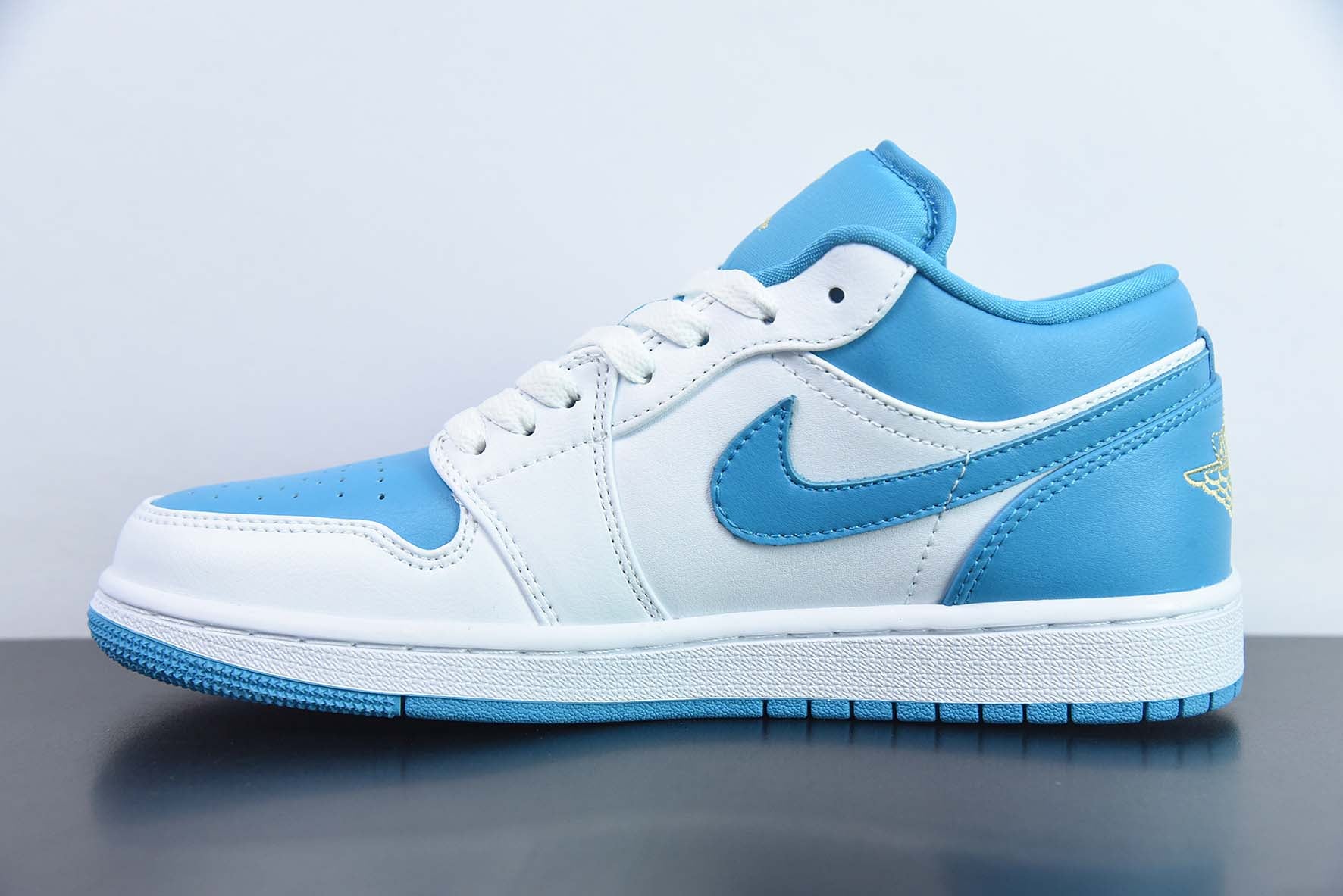 AIR JORDAN 1 LOW "AQUATONE"