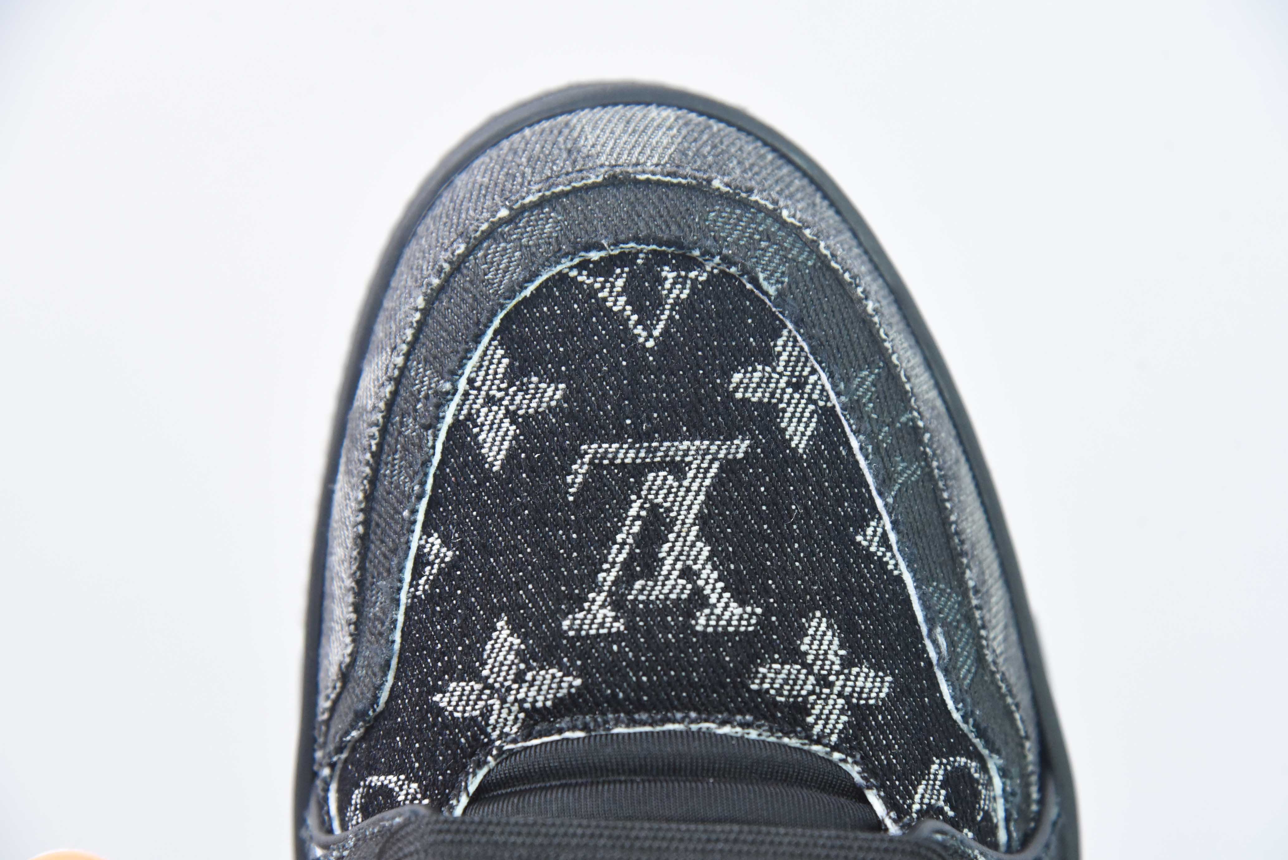 LV TRAINER "NIGO BLACK DENIM"