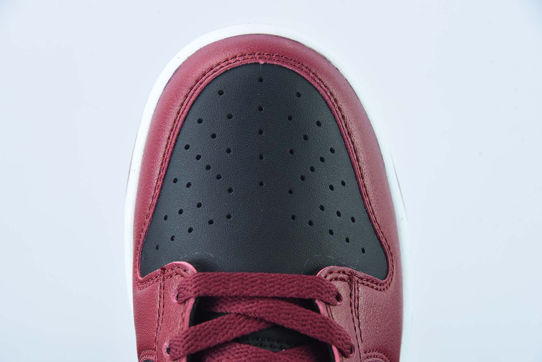 NIKE SB DUNK LOW NEXT "GYM RED" - DN1431-002