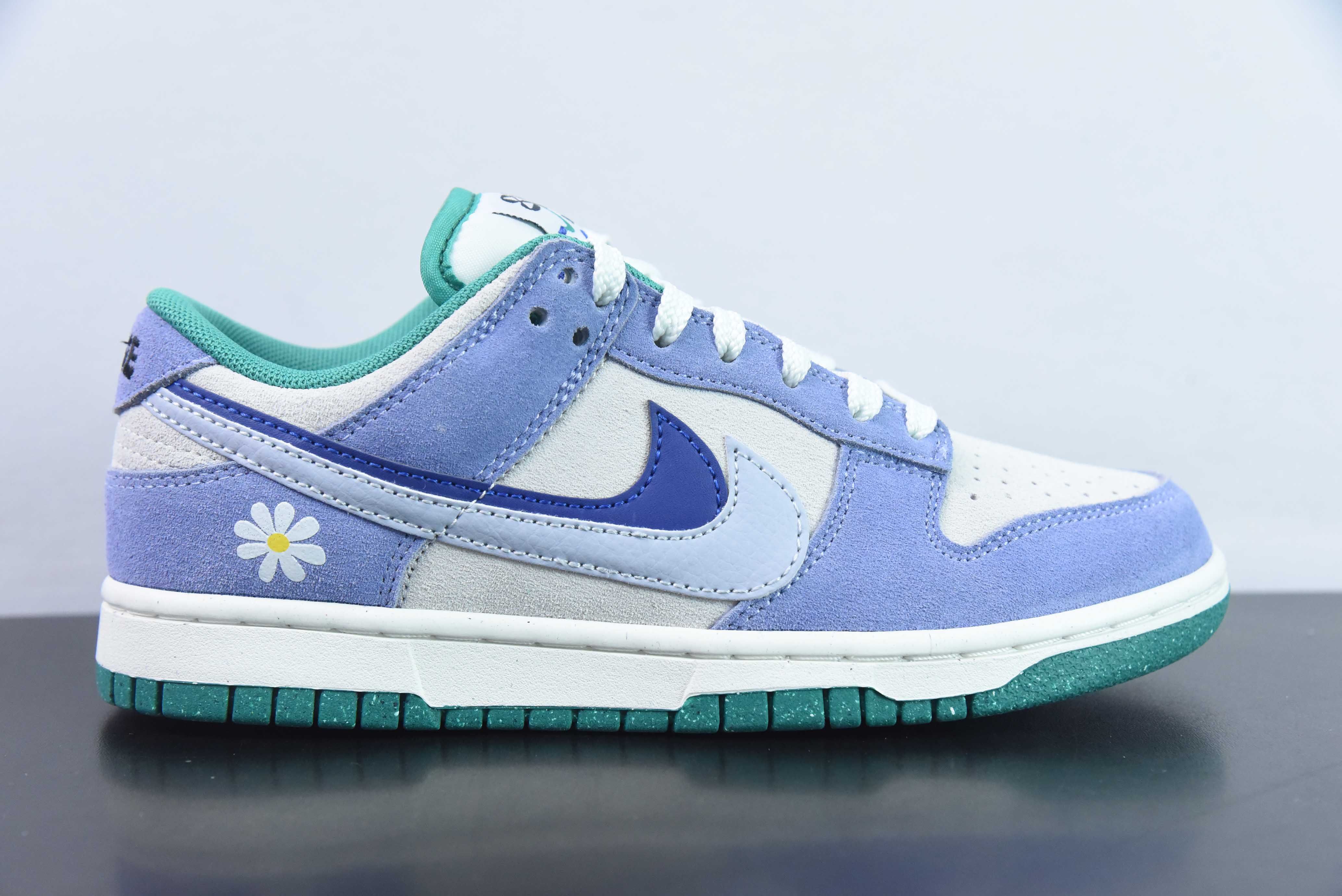 NIKE SB DUNK LOW “DOUBLE SWOOSH FLOWER” DO9457-144