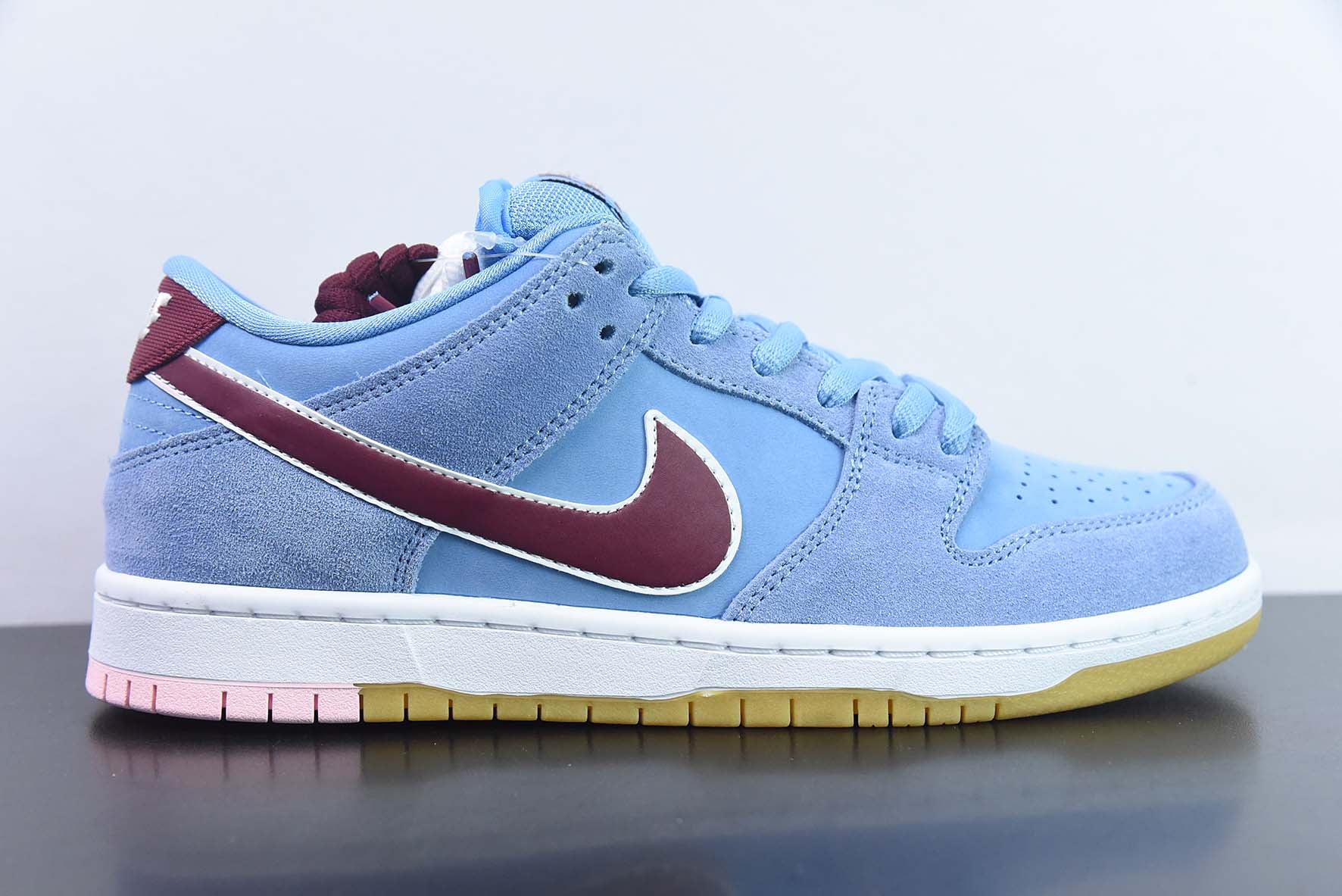 NIKE SB DUNK LOW PHILLIES - DQ4040-400