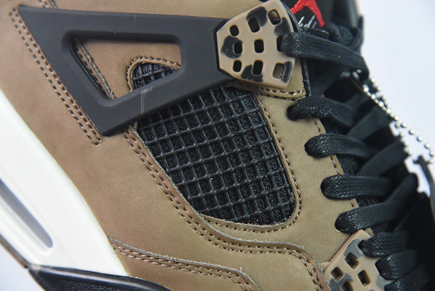 AIR JORDAN 4 x TRAVIS SCOTT "OLIVE"