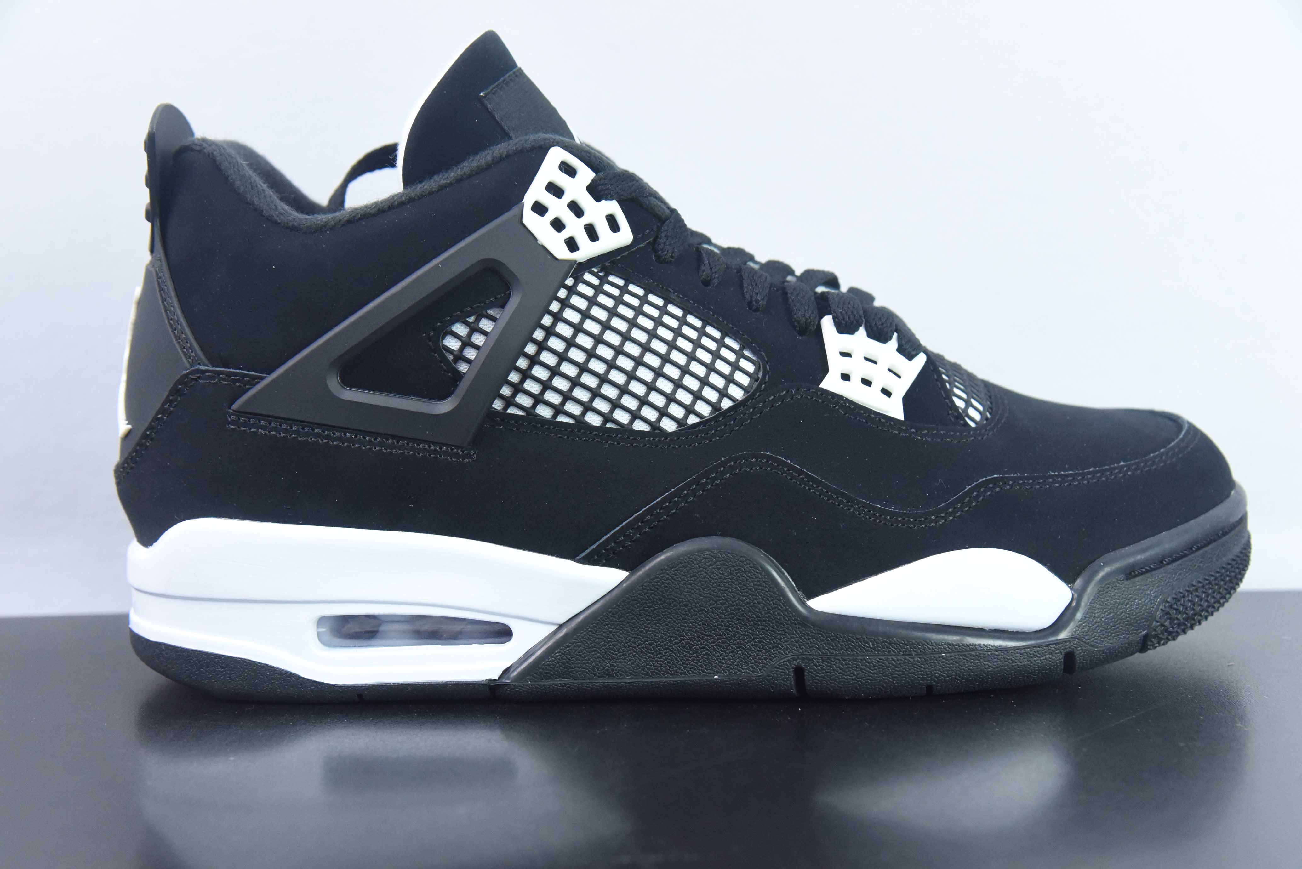 AIR JORDAN 4 "BLACK/WHITE"