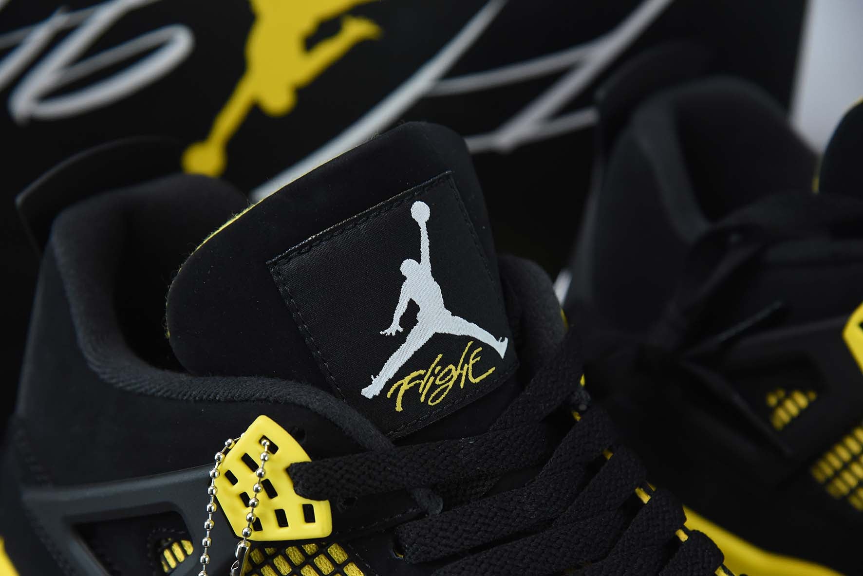 AIR JORDAN 4 "YELLOW THUNDER"