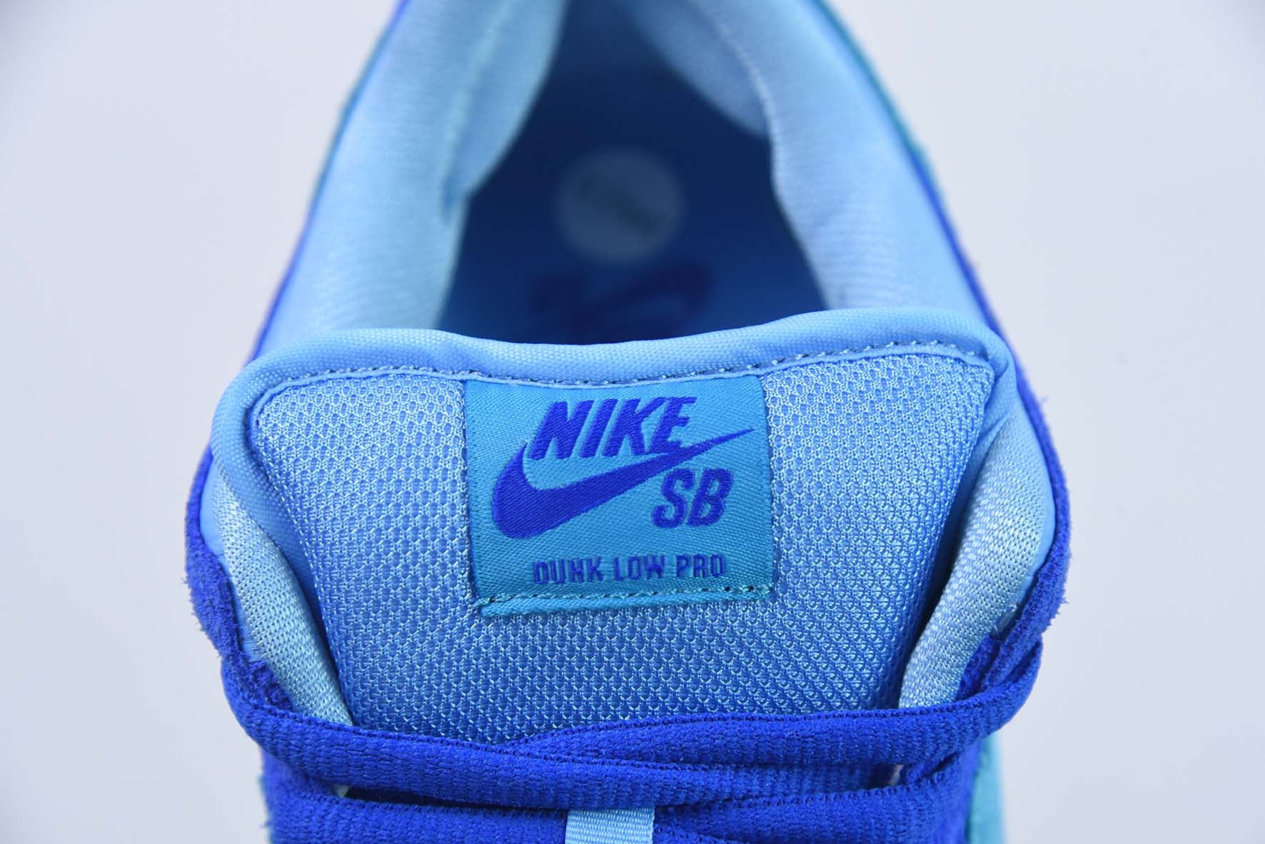 NIKE SB DUNK LOW "BLUE RASPBERRY" - DM0807-400