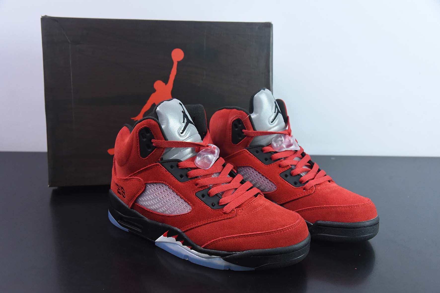 AIR JORDAN 5 "RAGING BULL"  DD0587-600