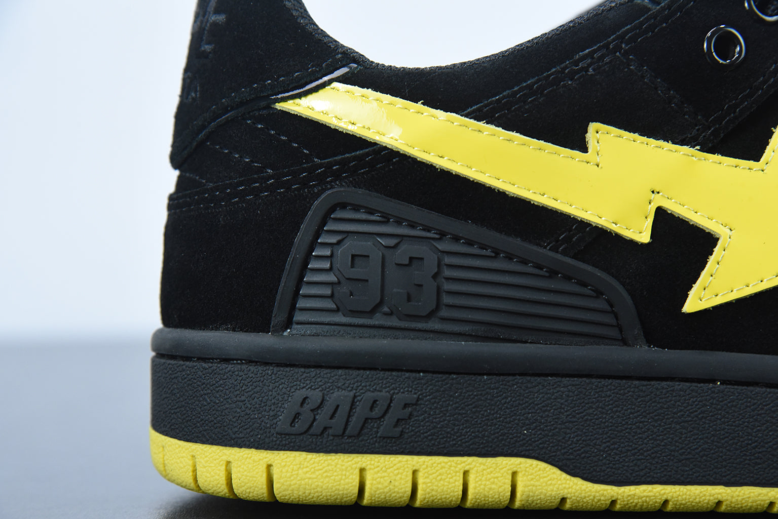 BAPE STA TO LOW "BLACK/YELLOW" 🇺🇸