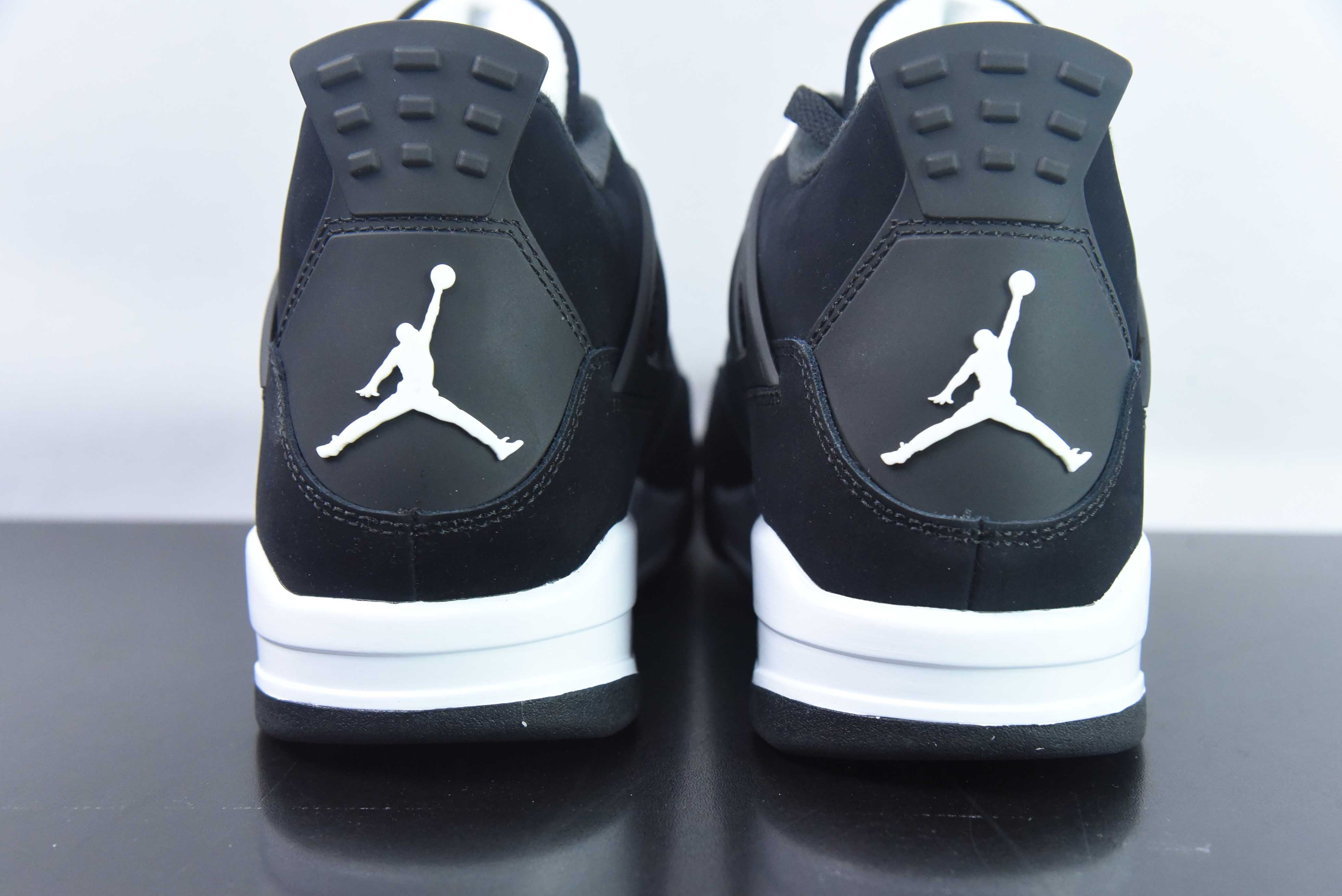 AIR JORDAN 4 "BLACK/WHITE"