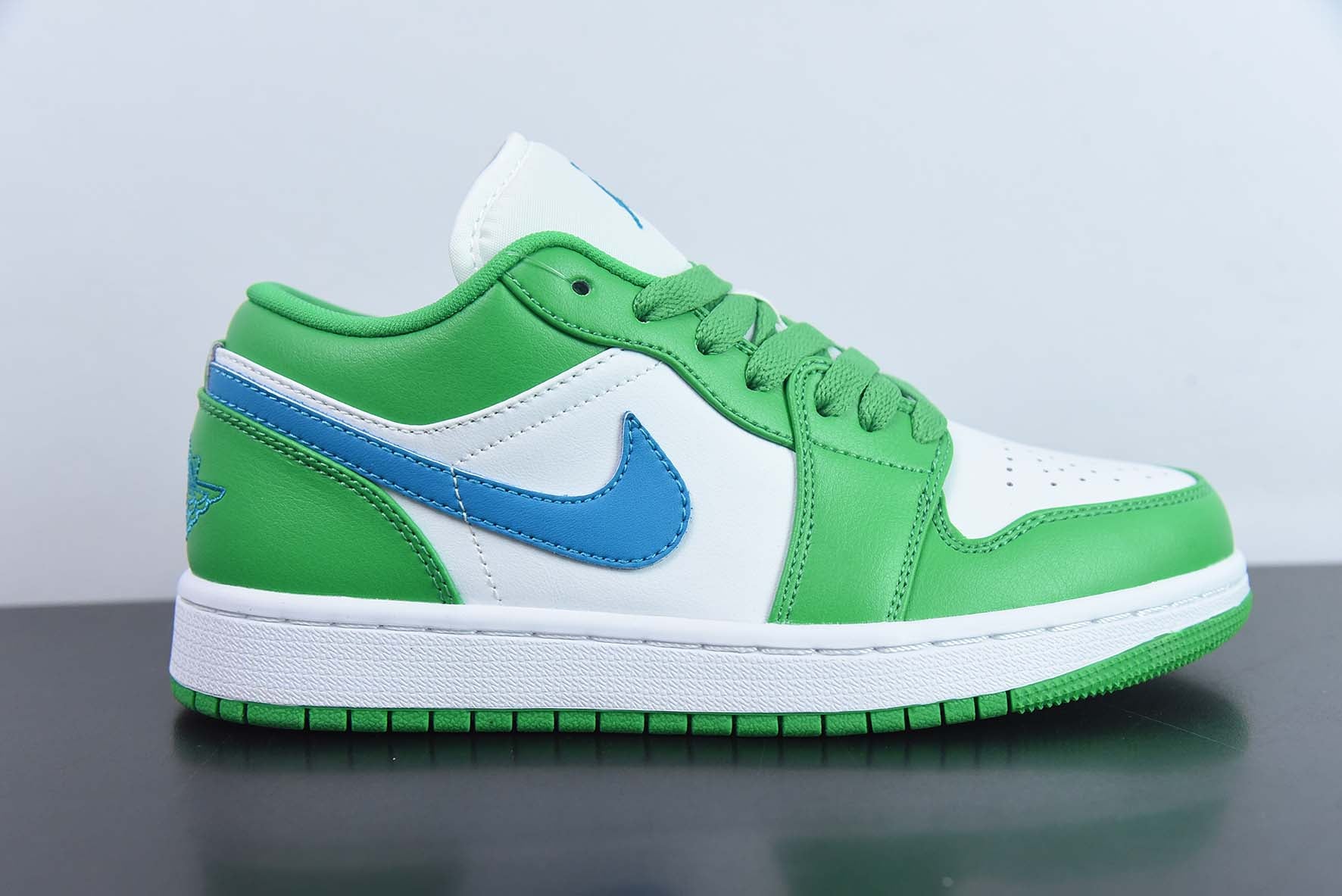 AIR JORDAN 1 LOW  "LUCKY GREEN AQUATONE" - DC0774-304