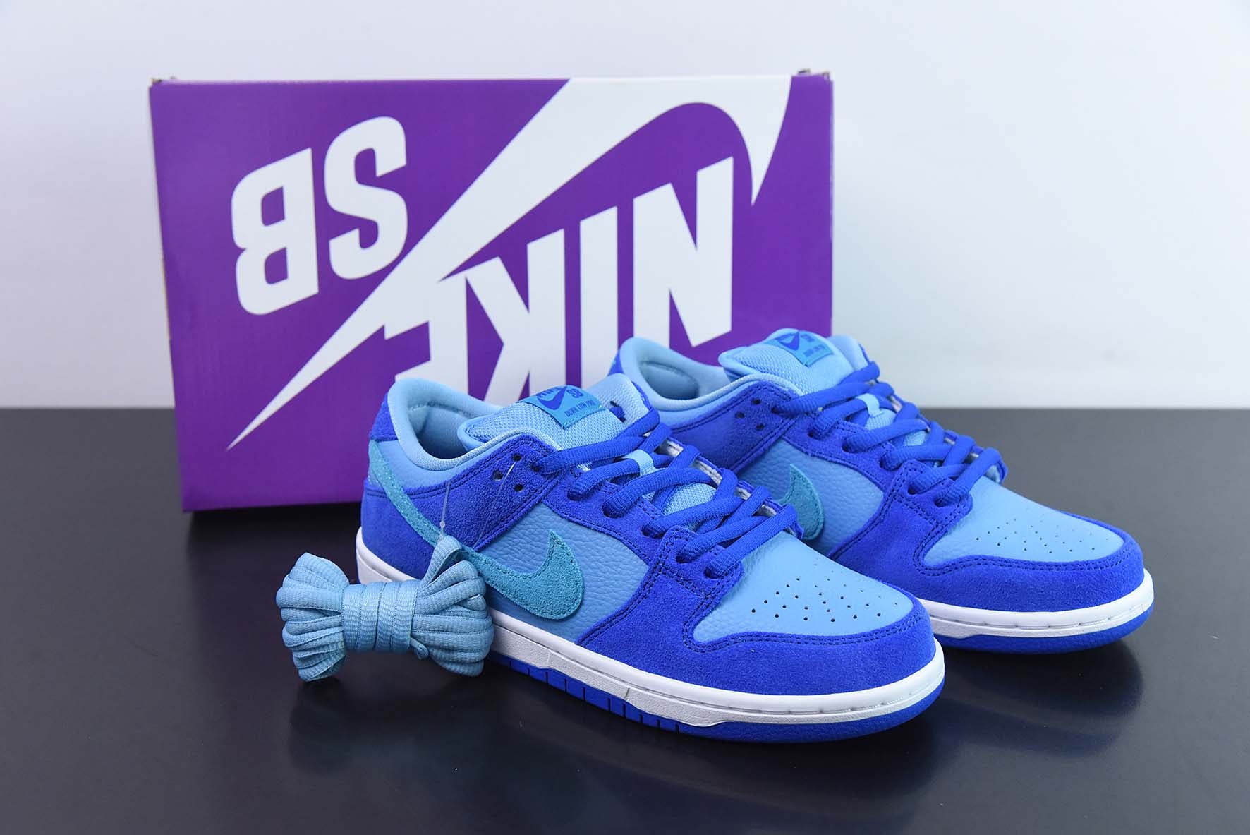 NIKE SB DUNK LOW "BLUE RASPBERRY" - DM0807-400