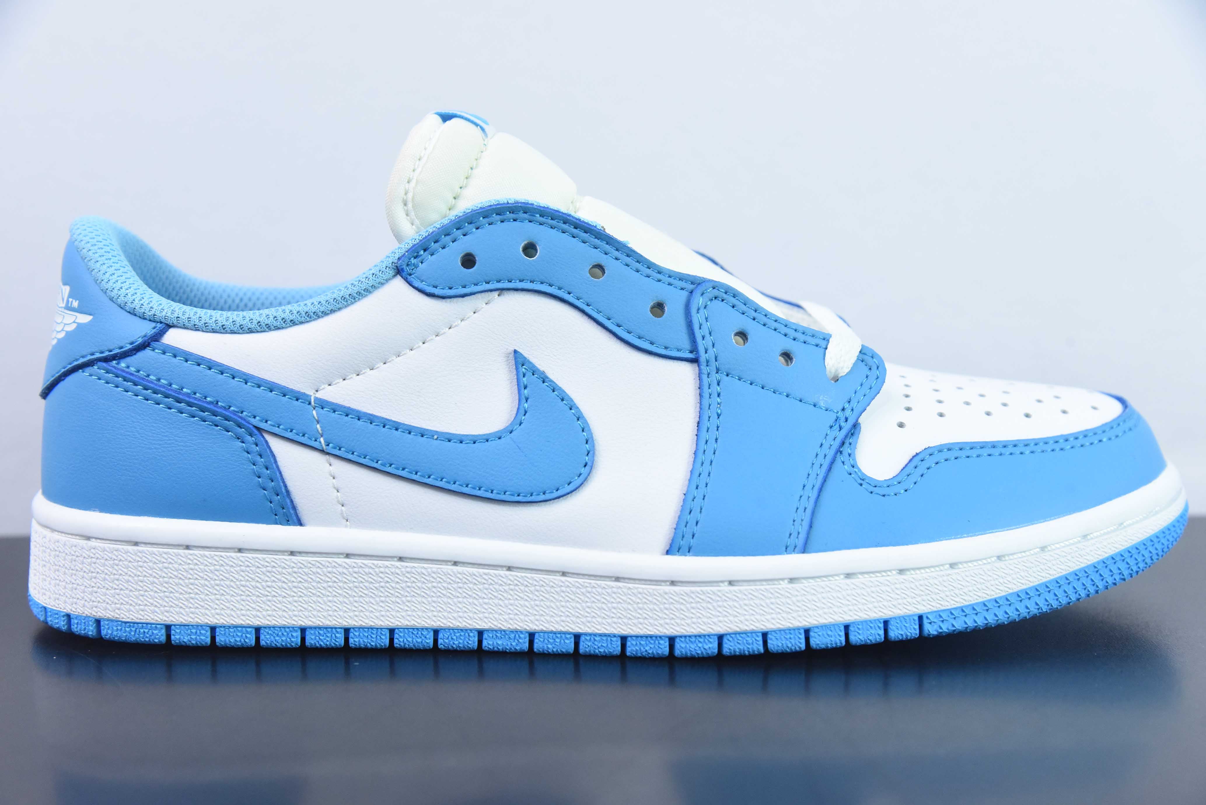 AIR JORDAN 1 LOW OG GOLF “UNC” CJ7891-401