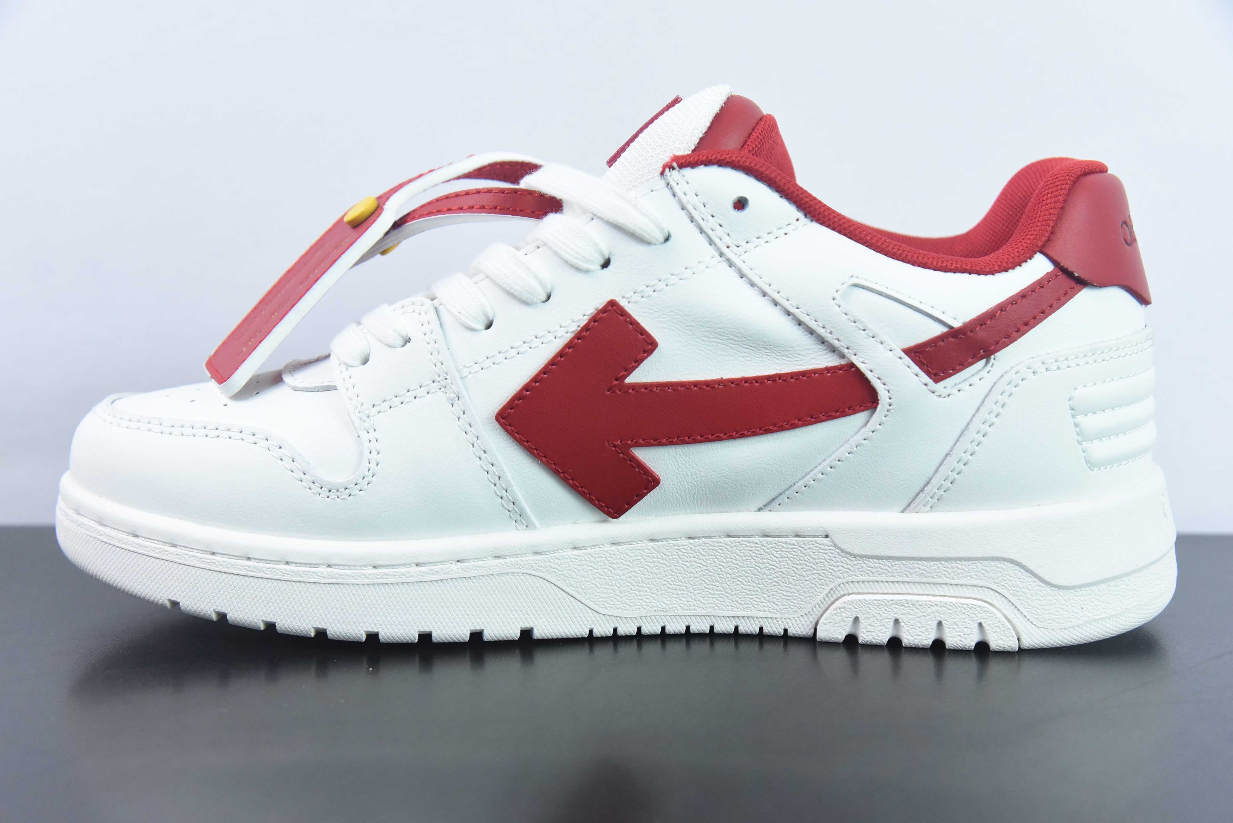 TÊNIS OFF-WHITE "OUT OF OFFICE" WHITE/RED