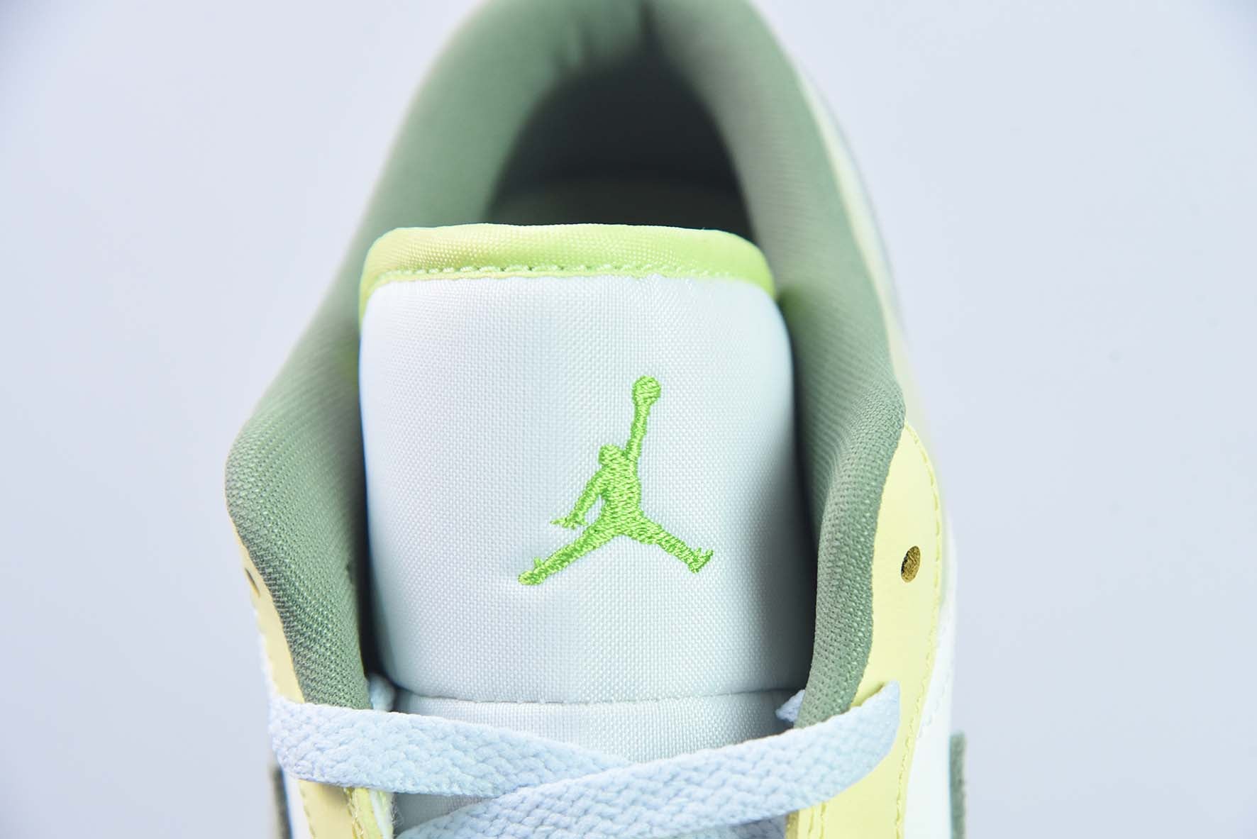 AIR JORDAN 1 LOW "SIT LEMONS" - FD9906-131