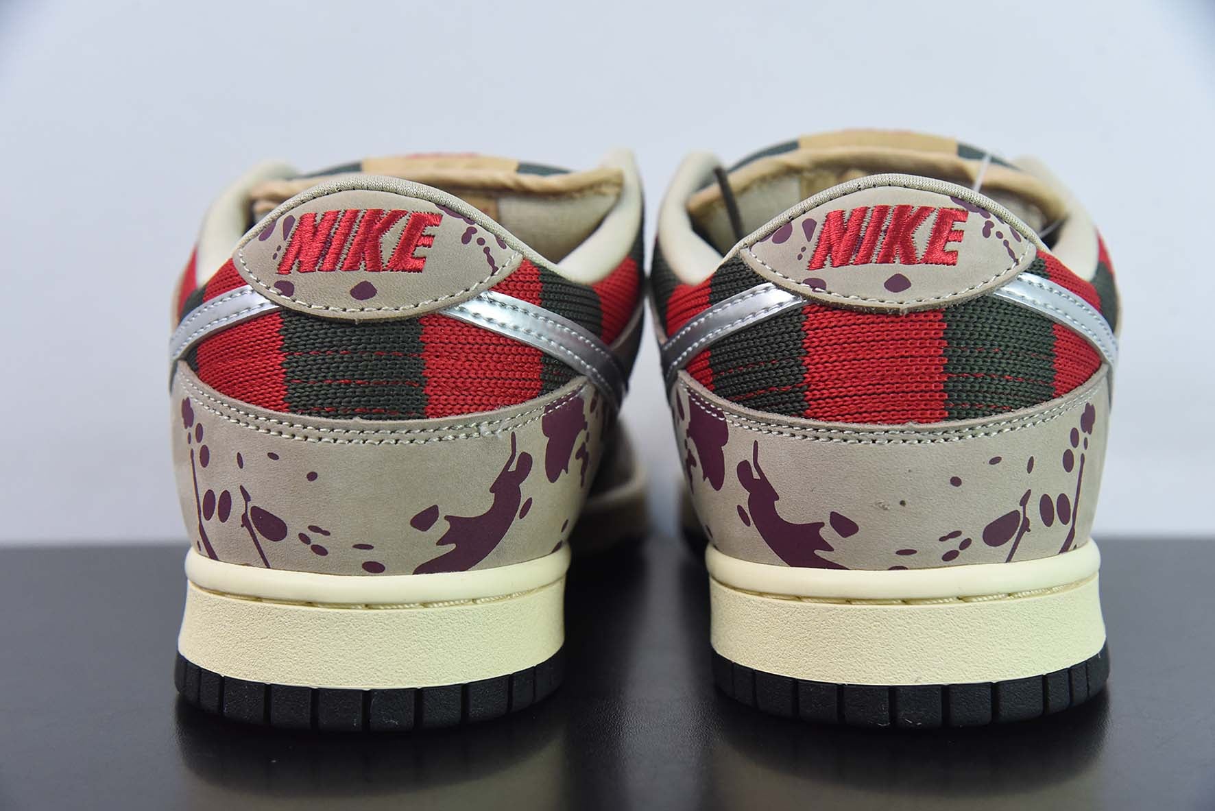 NIKE SB DUNK LOW "FREDDY KRUEGER"