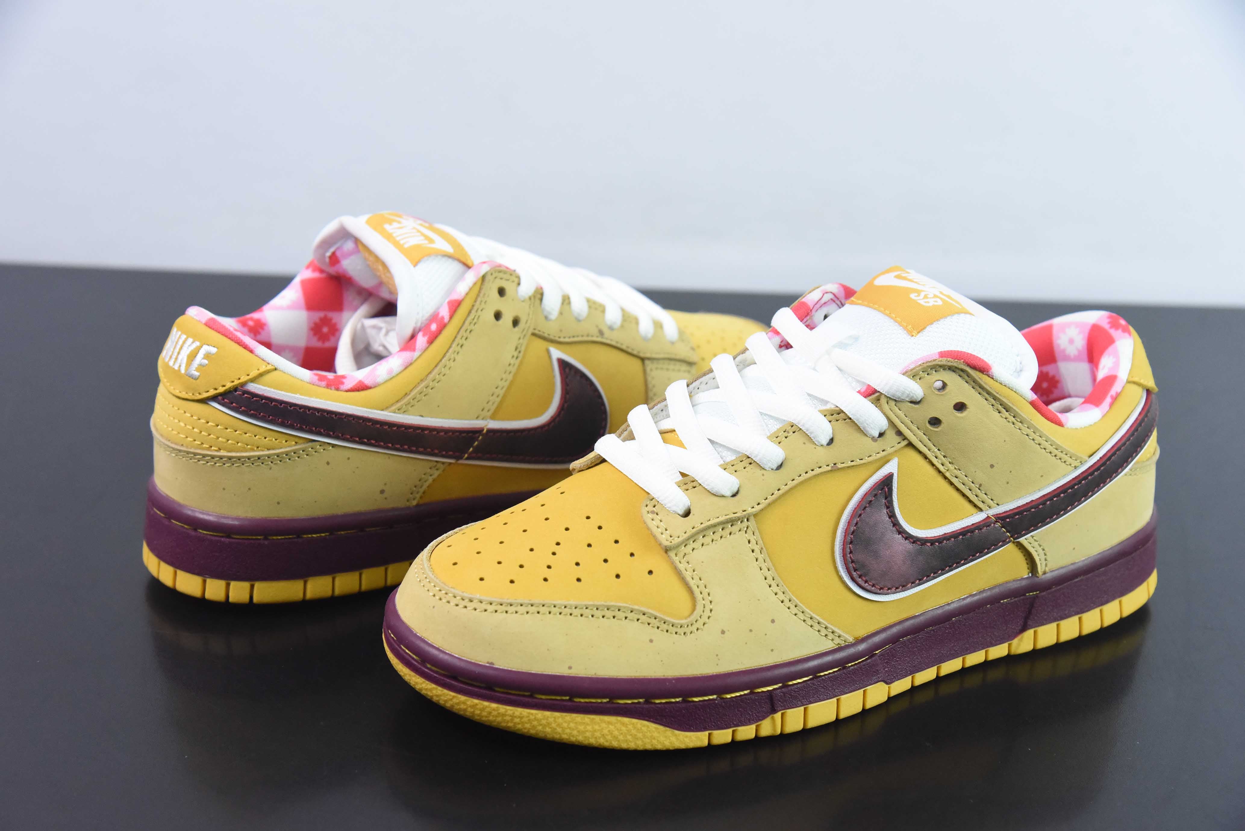 NIKE SB DUNK LOW PRO x CONCEPTS "YELLOW LOBSTER"