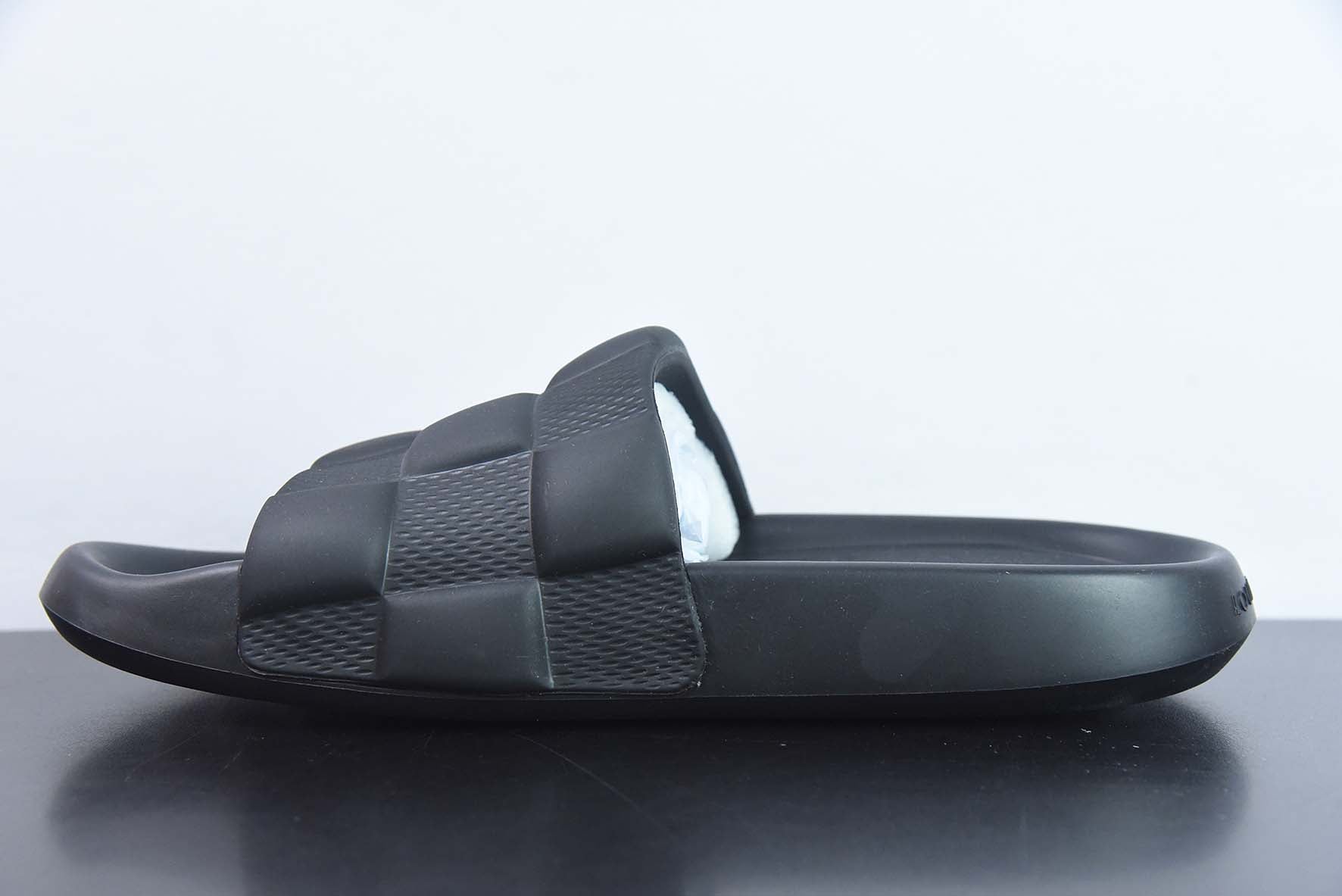 SLIDE LV XADREZ "MONOGRAM" BLACK