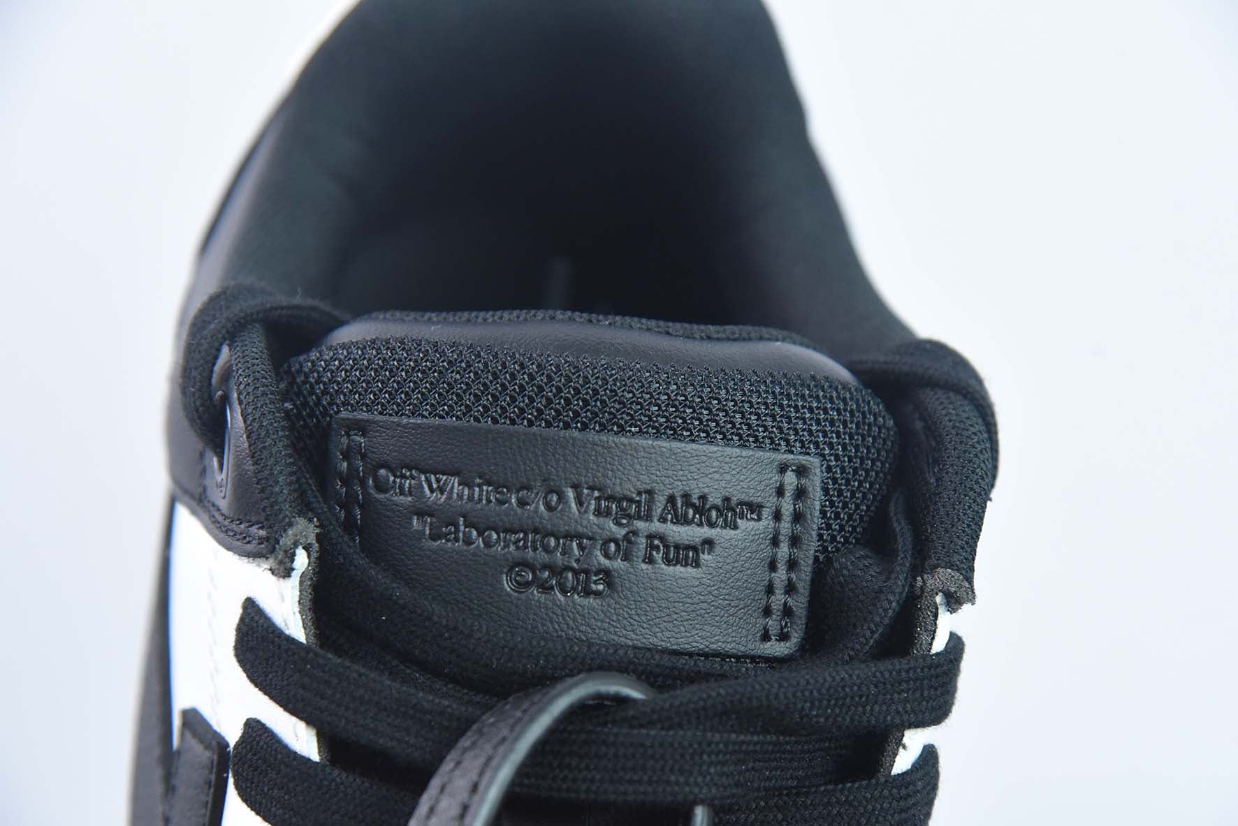 TÊNIS OFF-WHITE "OUT OF OFFICE" BLACK V2"