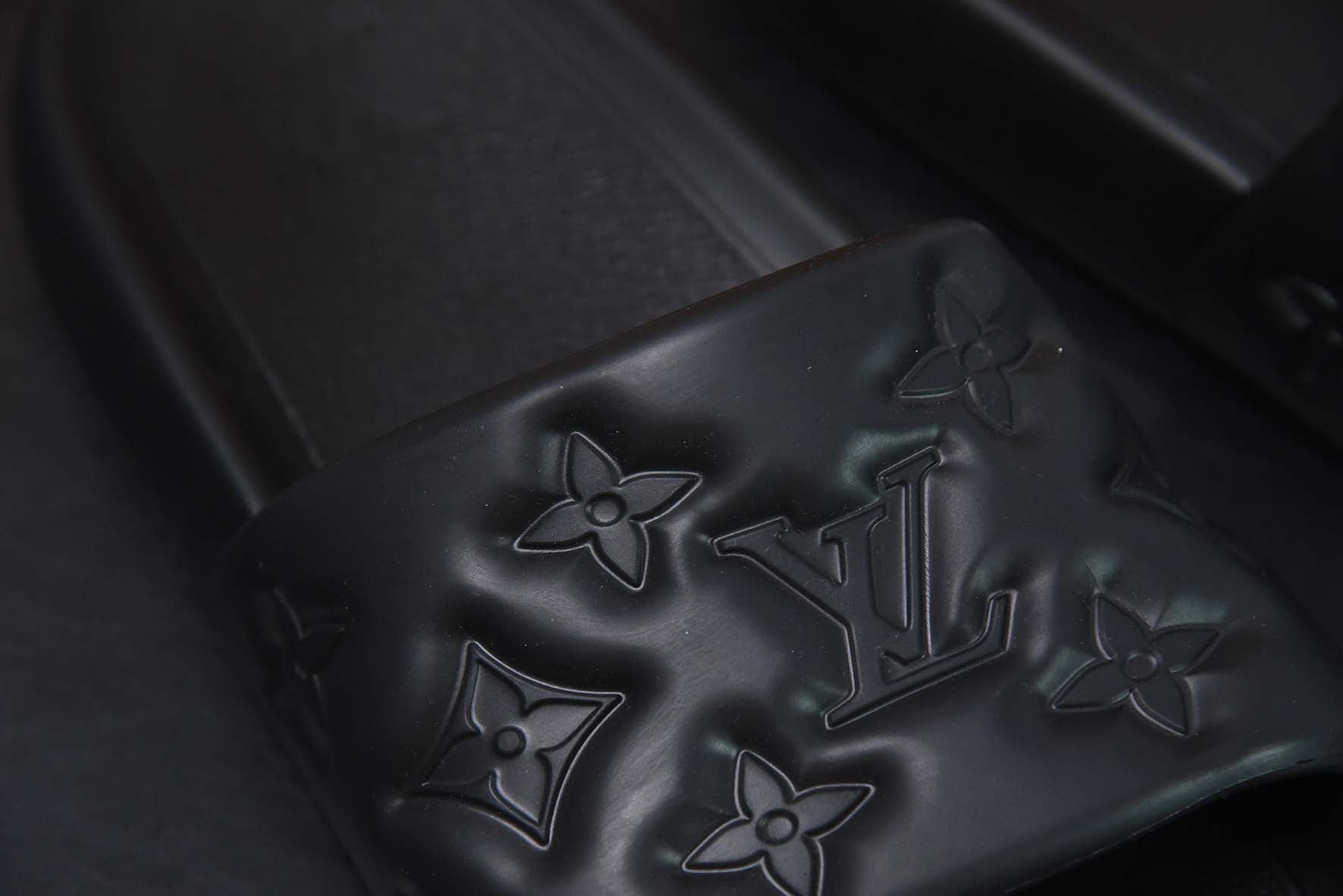 SLIDE LV WATERFRONT "MONOGRAM" BLACK