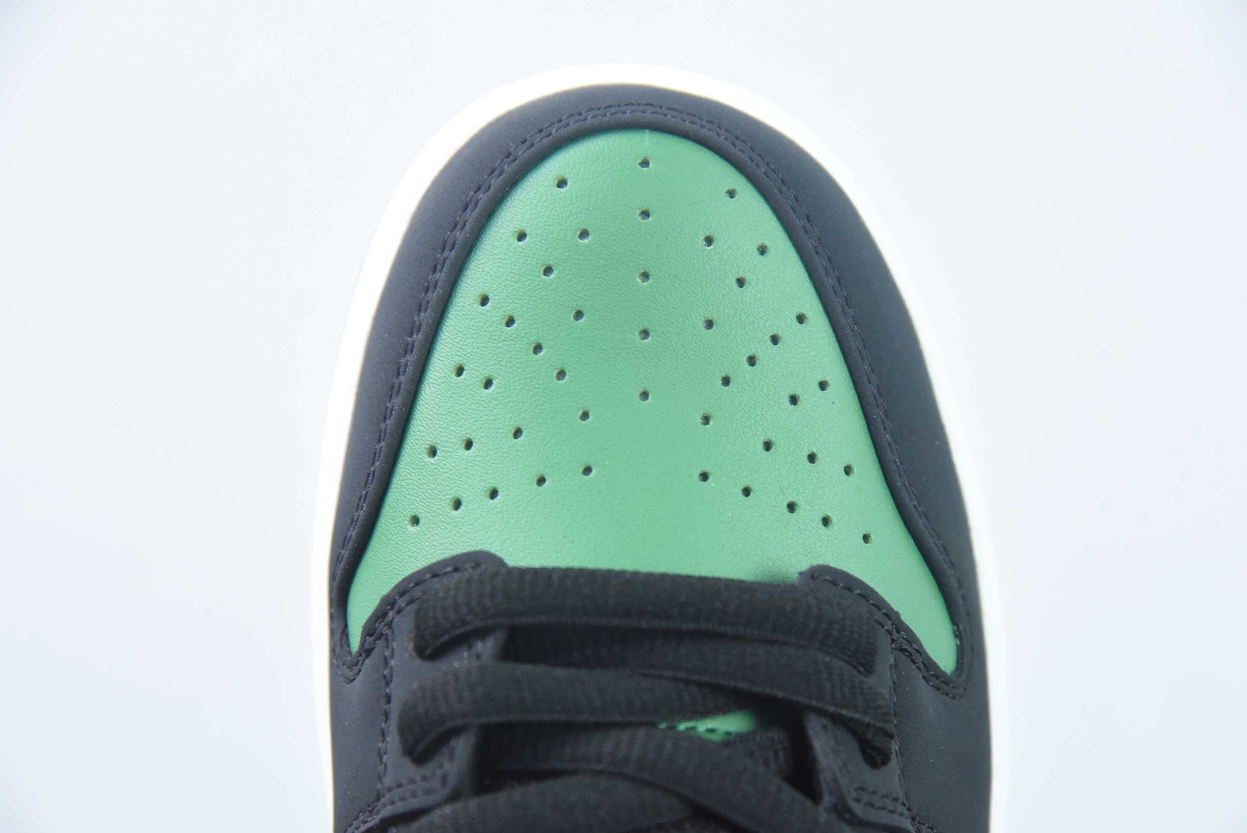 NIKE SB DUNK LOW PRO "GREEN FOG"