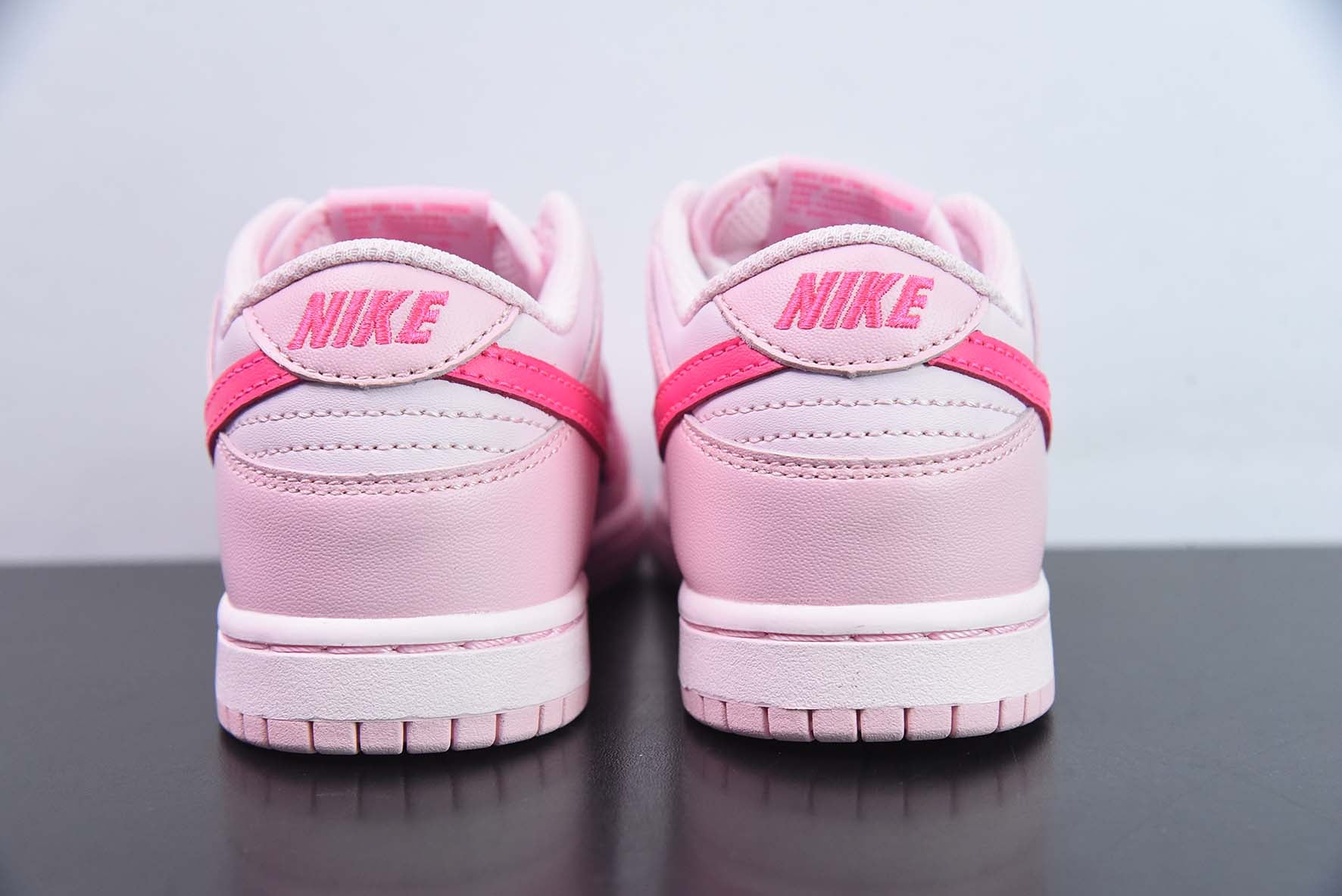 NIKE DUNK LOW "TRIPLE PINK" - DC9564-111